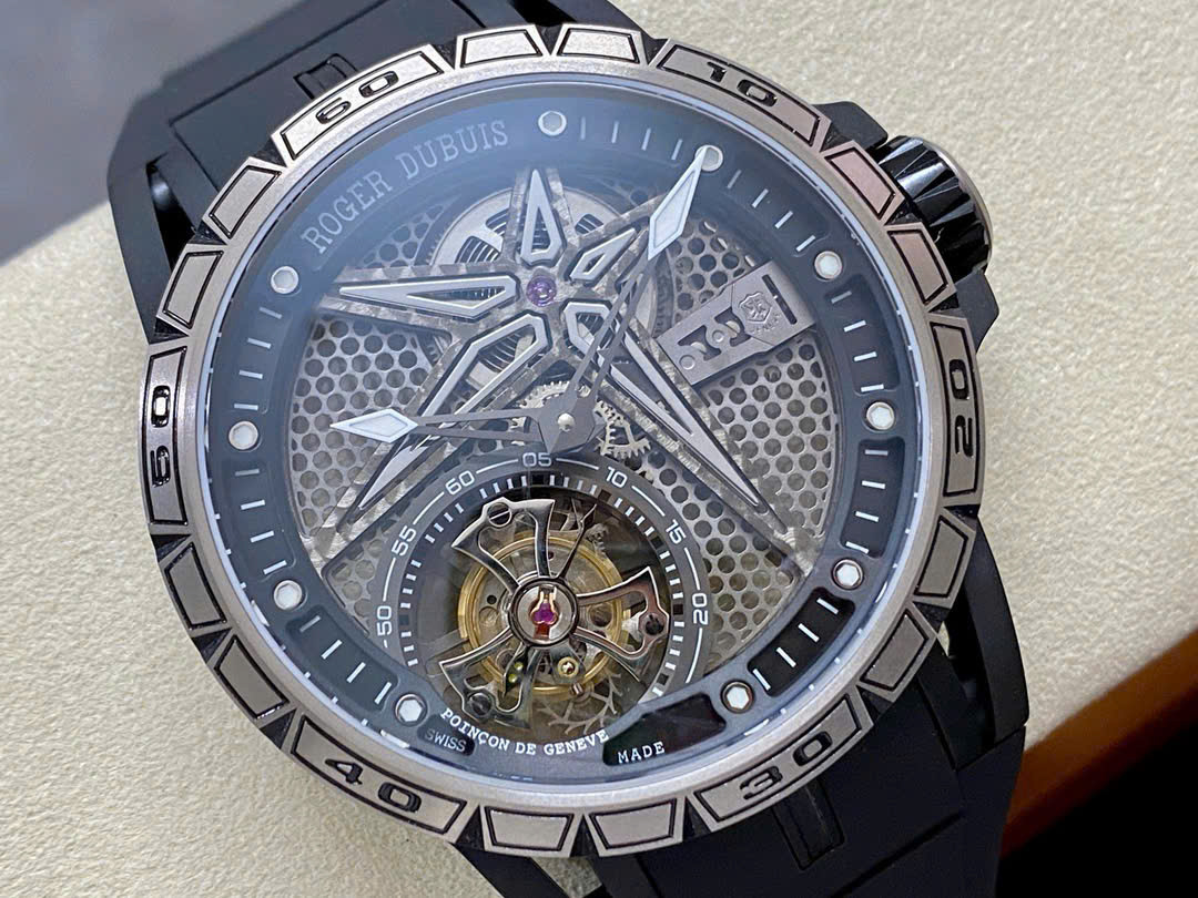 Đồng Hồ Roger Dubuis Excalibur Spider Black Dlc Titanium RDDBEX0815 Chế Tác 45mm (8) Đồng Hồ Roger Dubuis Excalibur Spider Black Dlc Titanium RDDBEX0815 Chế Tác 45mm (1)
