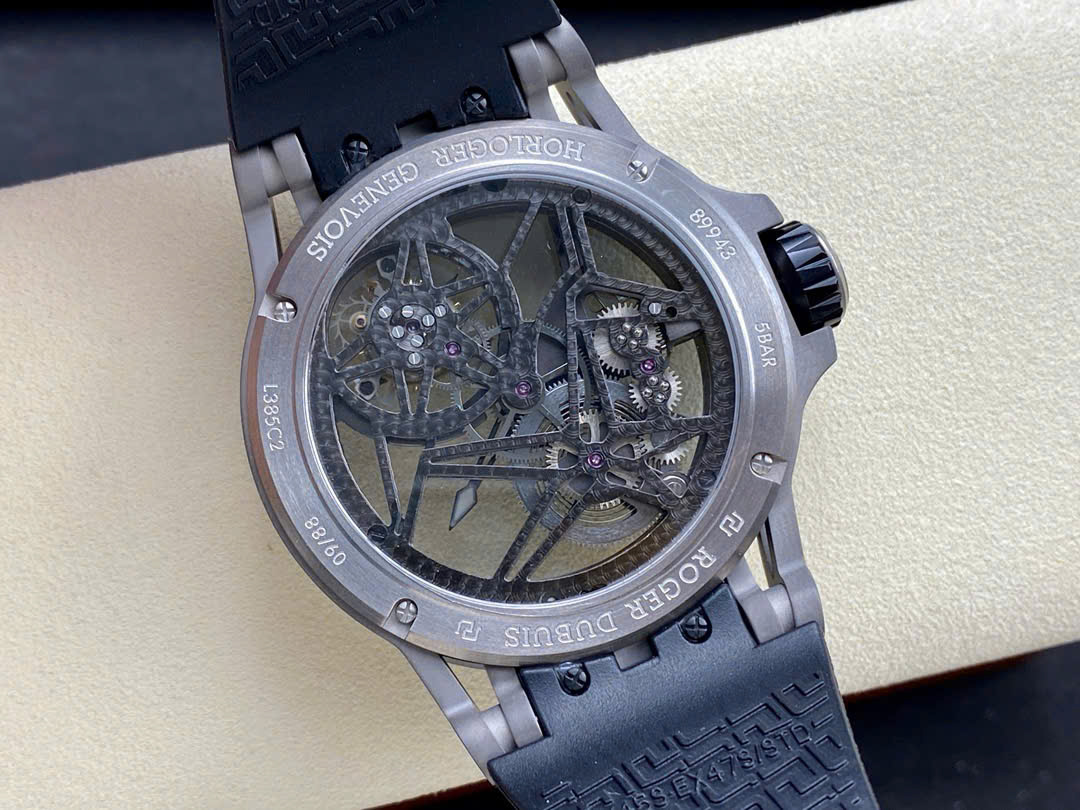 Đồng Hồ Roger Dubuis Excalibur Spider Titanium Màu Đen Chế Tác Tourbillon 45mm (2) Đồng Hồ Roger Dubuis Excalibur Spider Titanium Màu Đen Chế Tác Tourbillon 45mm (9)