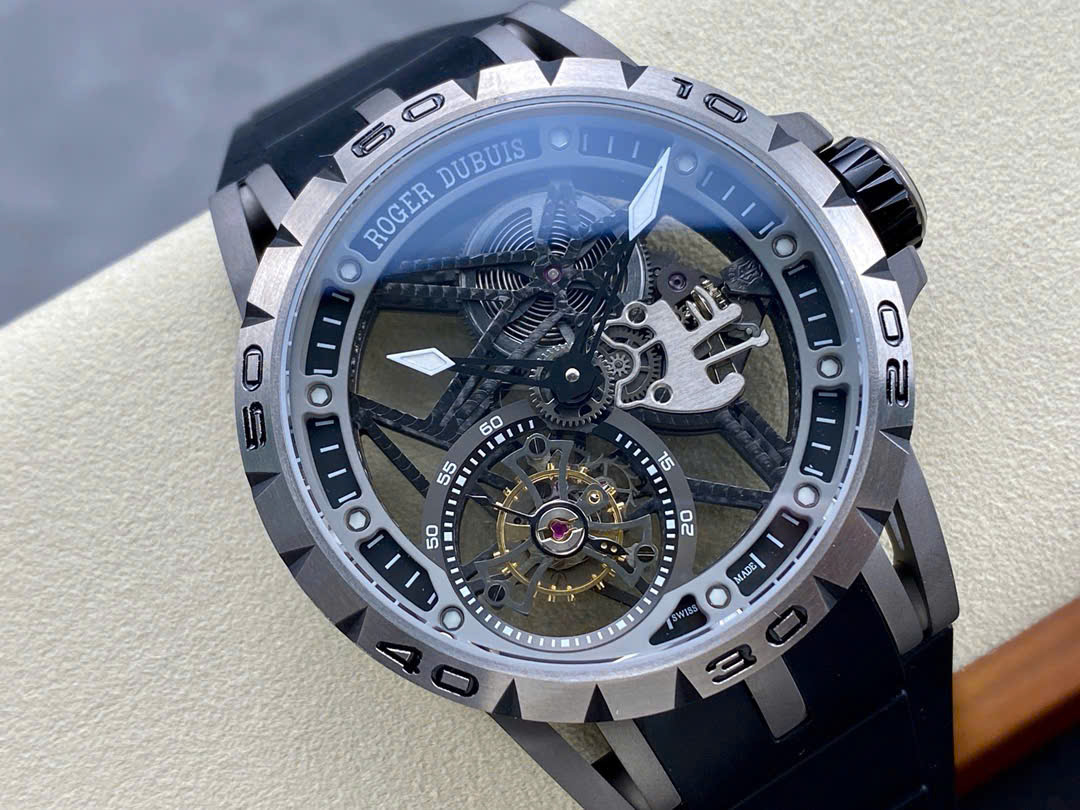 Đồng Hồ Roger Dubuis Excalibur Spider Titanium Màu Đen Chế Tác Tourbillon 45mm (4) Đồng Hồ Roger Dubuis Excalibur Spider Titanium Màu Đen Chế Tác Tourbillon 45mm (9)