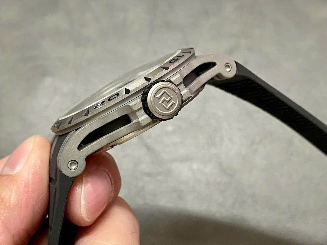 Đồng Hồ Roger Dubuis Excalibur Spider Tourbillon Volant Squelette RDDBEX0479 Xưởng BBR 45mm (5) Đồng Hồ Roger Dubuis Excalibur Spider Tourbillon Volant Squelette RDDBEX0479 Xưởng BBR 45mm (8)