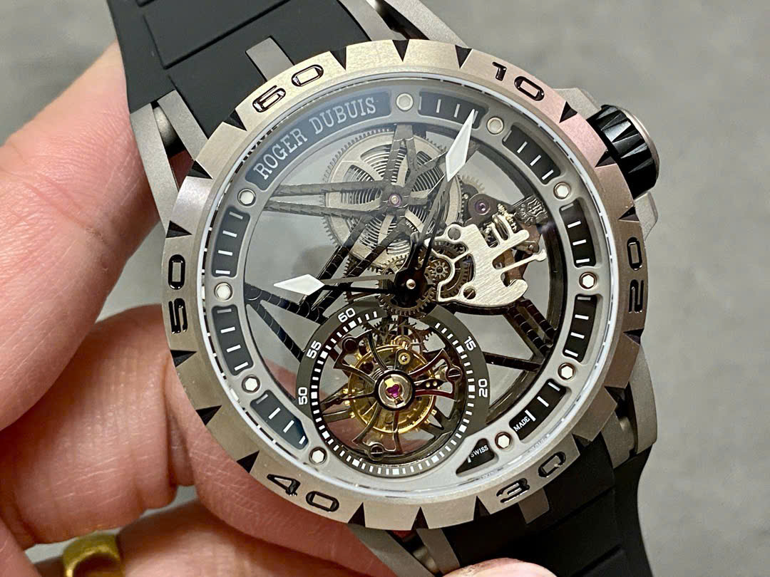 Đồng Hồ Roger Dubuis Excalibur Spider Tourbillon Volant Squelette RDDBEX0479 Xưởng BBR 45mm (7) Đồng Hồ Roger Dubuis Excalibur Spider Tourbillon Volant Squelette RDDBEX0479 Xưởng BBR 45mm (8)