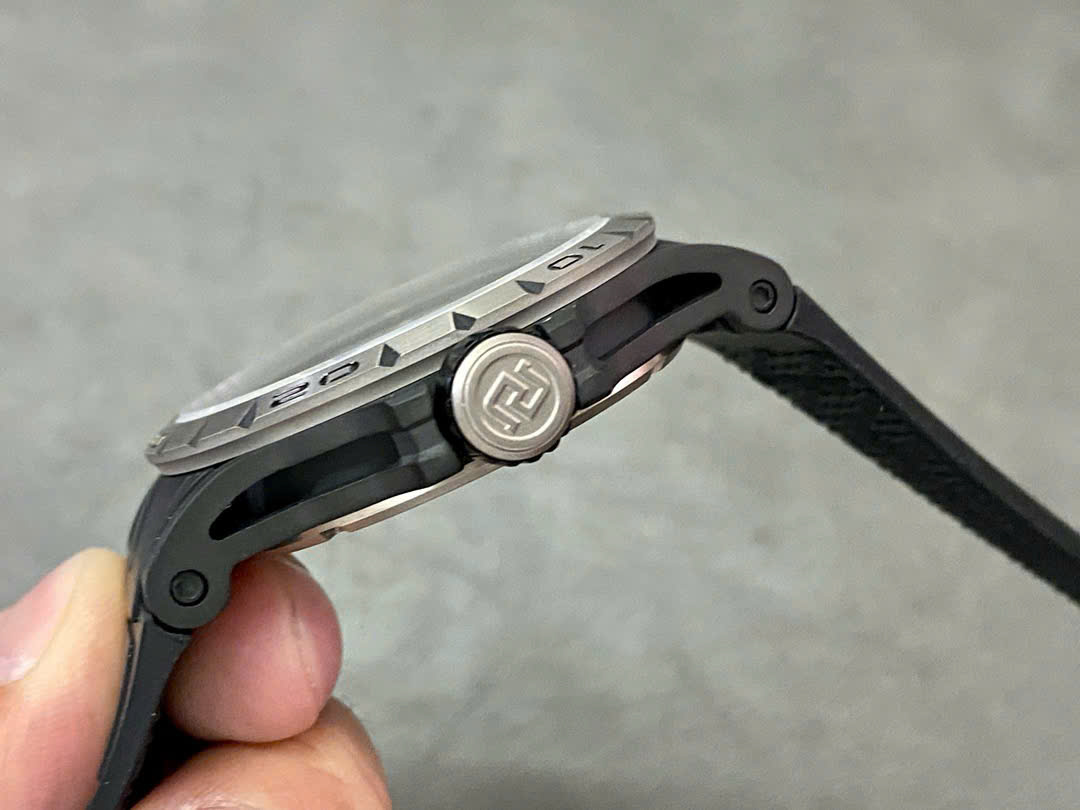 Đồng Hồ Roger Dubuis Excalibur Titanium Tourbillon Replica Cao Cấp Nhà Máy BBR 45mm (2) Đồng Hồ Roger Dubuis Excalibur Titanium Tourbillon Replica Cao Cấp Nhà Máy BBR 45mm (7)