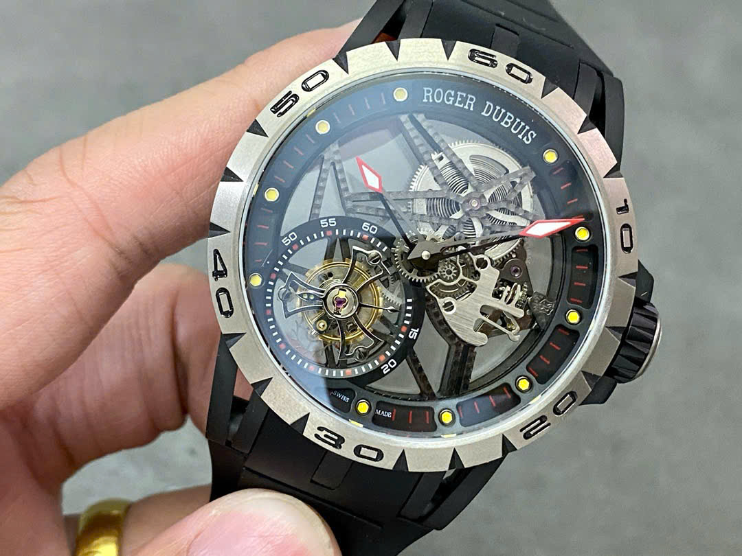 Đồng Hồ Roger Dubuis Excalibur Titanium Tourbillon Replica Cao Cấp Nhà Máy BBR 45mm (4) Đồng Hồ Roger Dubuis Excalibur Titanium Tourbillon Replica Cao Cấp Nhà Máy BBR 45mm (7)