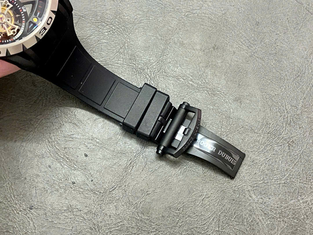 Đồng Hồ Roger Dubuis Excalibur Titanium Tourbillon Replica Cao Cấp Nhà Máy BBR 45mm (5) Đồng Hồ Roger Dubuis Excalibur Titanium Tourbillon Replica Cao Cấp Nhà Máy BBR 45mm (7)