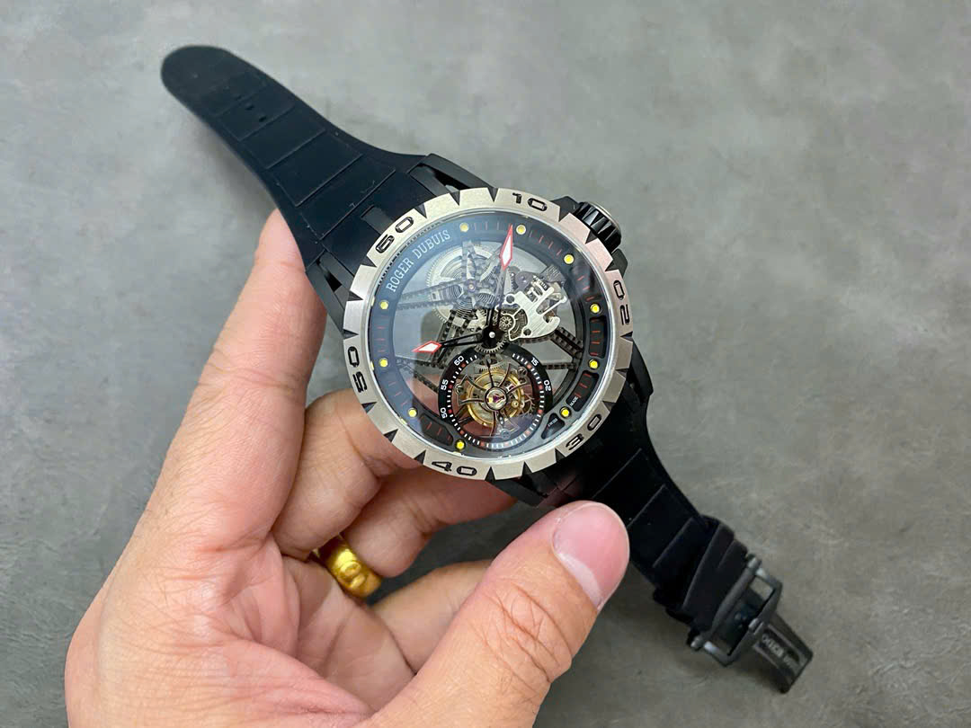 Đồng Hồ Roger Dubuis Excalibur Titanium Tourbillon Replica Cao Cấp Nhà Máy BBR 45mm (6) Đồng Hồ Roger Dubuis Excalibur Titanium Tourbillon Replica Cao Cấp Nhà Máy BBR 45mm (7)