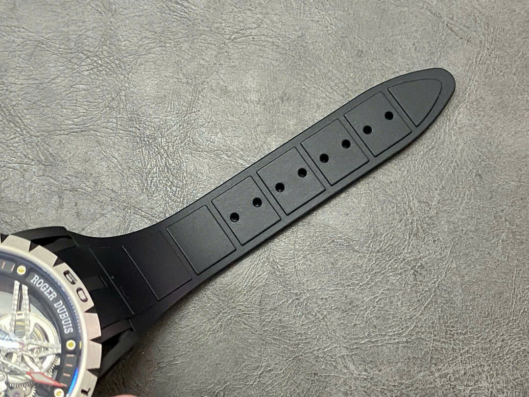 Đồng Hồ Roger Dubuis Excalibur Titanium Tourbillon Replica Cao Cấp Nhà Máy BBR 45mm (8) Đồng Hồ Roger Dubuis Excalibur Titanium Tourbillon Replica Cao Cấp Nhà Máy BBR 45mm (7)