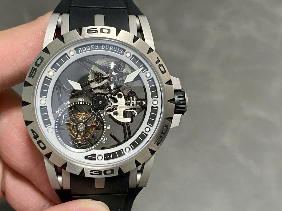 Đồng Hồ Roger Dubuis Excalibur Tourbillon Chế Tác Cao Cấp Nhất Nhà Máy TS 45mm (8) Đồng Hồ Roger Dubuis Excalibur Tourbillon Chế Tác Cao Cấp Nhất Nhà Máy TS 45mm (9)