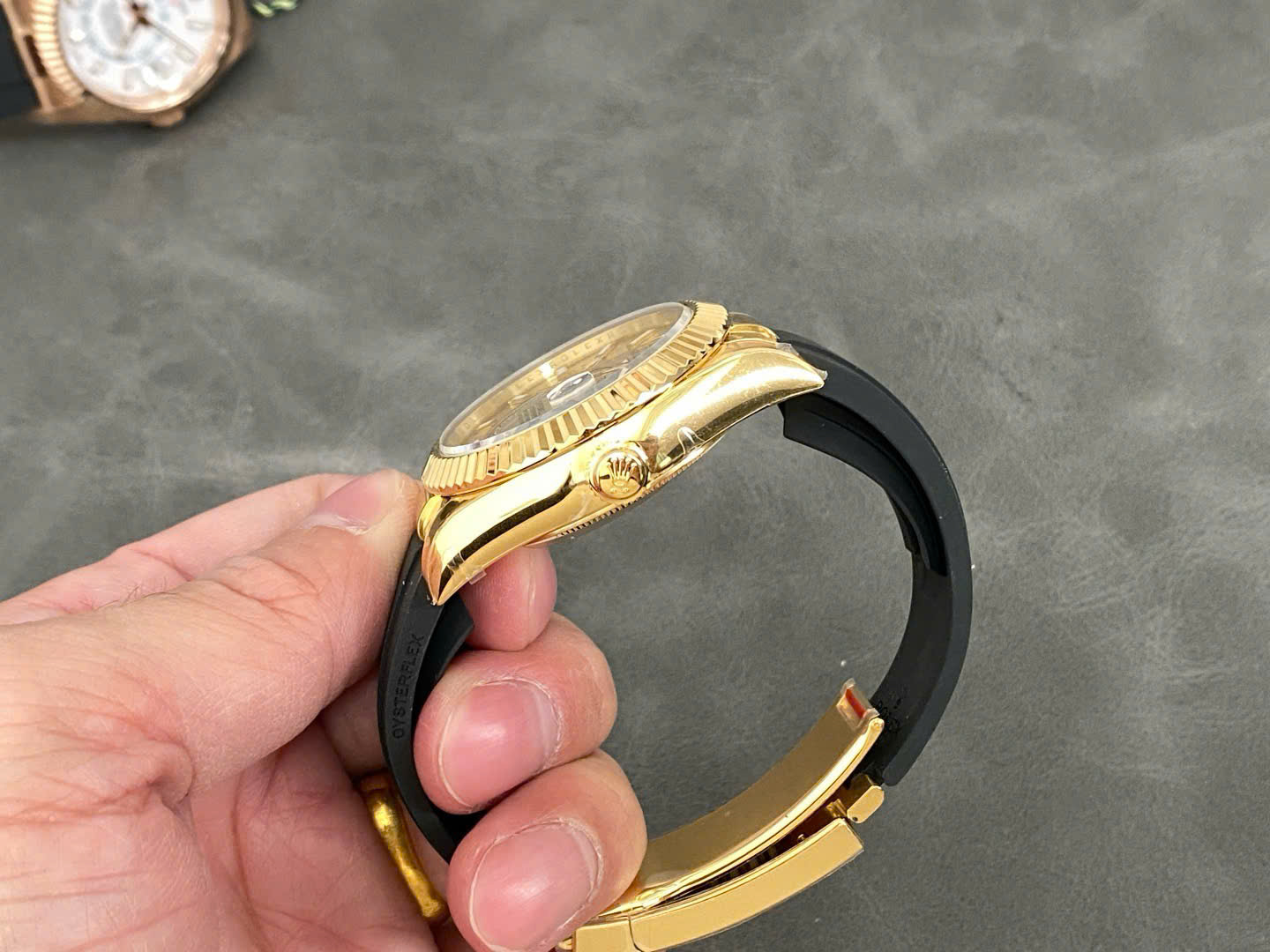 Đồng Hồ Rolex Sky Dweller 326238 Chế Tác Trọng Lượng 190 Grams Xưởng ZF 42mm (4) Đồng Hồ Rolex Sky Dweller 326238 Chế Tác Trọng Lượng 190 Grams Xưởng ZF 42mm (10)