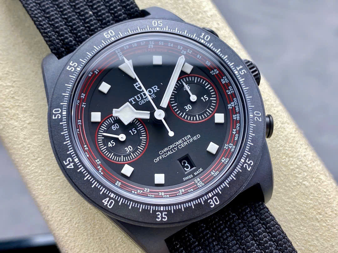 Đồng Hồ Tudor Pelagos FXD Chrono Cycling 25827KN 100M Carbon Chế Tác 43mm (2) Đồng Hồ Tudor Pelagos FXD Chrono Cycling 25827KN 100M Carbon Chế Tác 43mm (4)