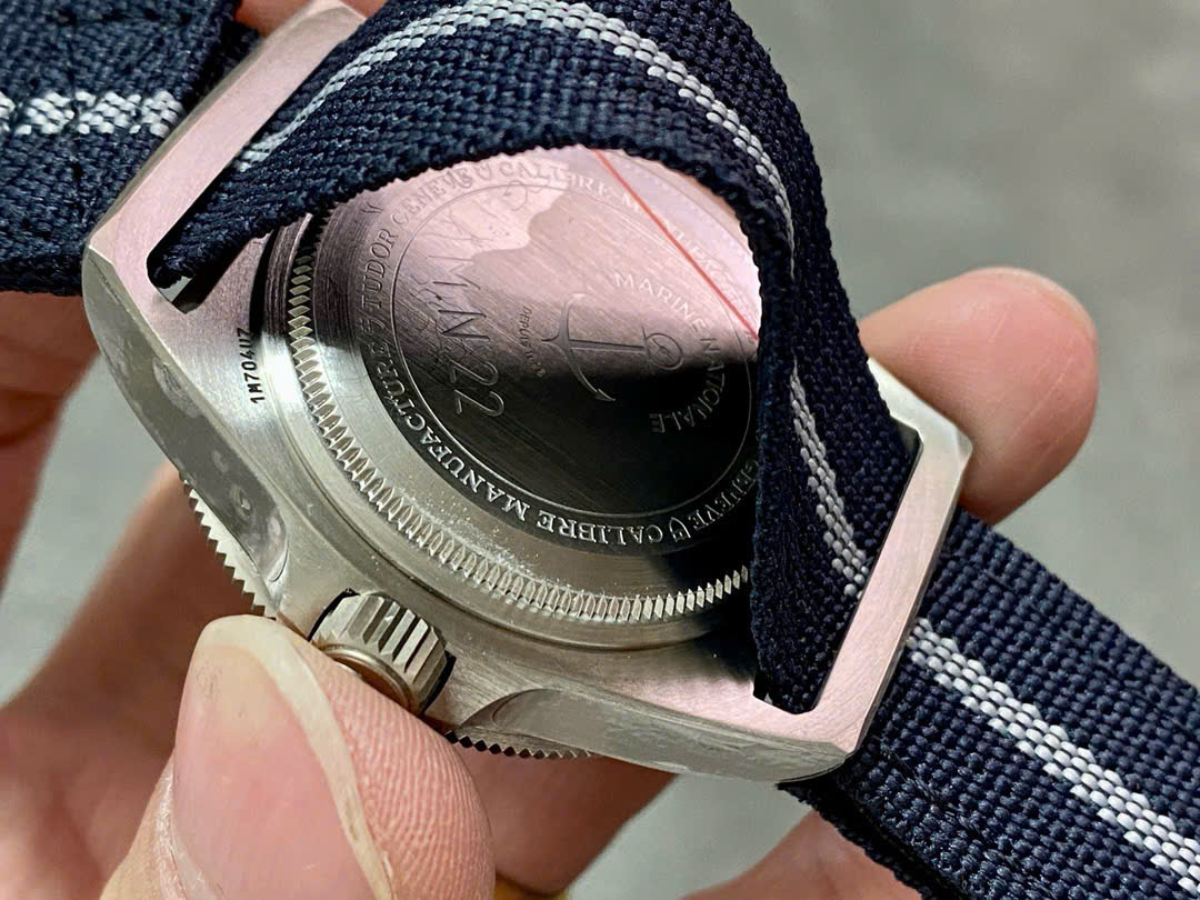 Đồng Hồ Tudor Pelagos FXD Replica Cao Cấp Mặt Xanh Nhà Máy M+ 42mm (3) Đồng Hồ Tudor Pelagos FXD Replica Cao Cấp Mặt Xanh Nhà Máy M+ 42mm (7)