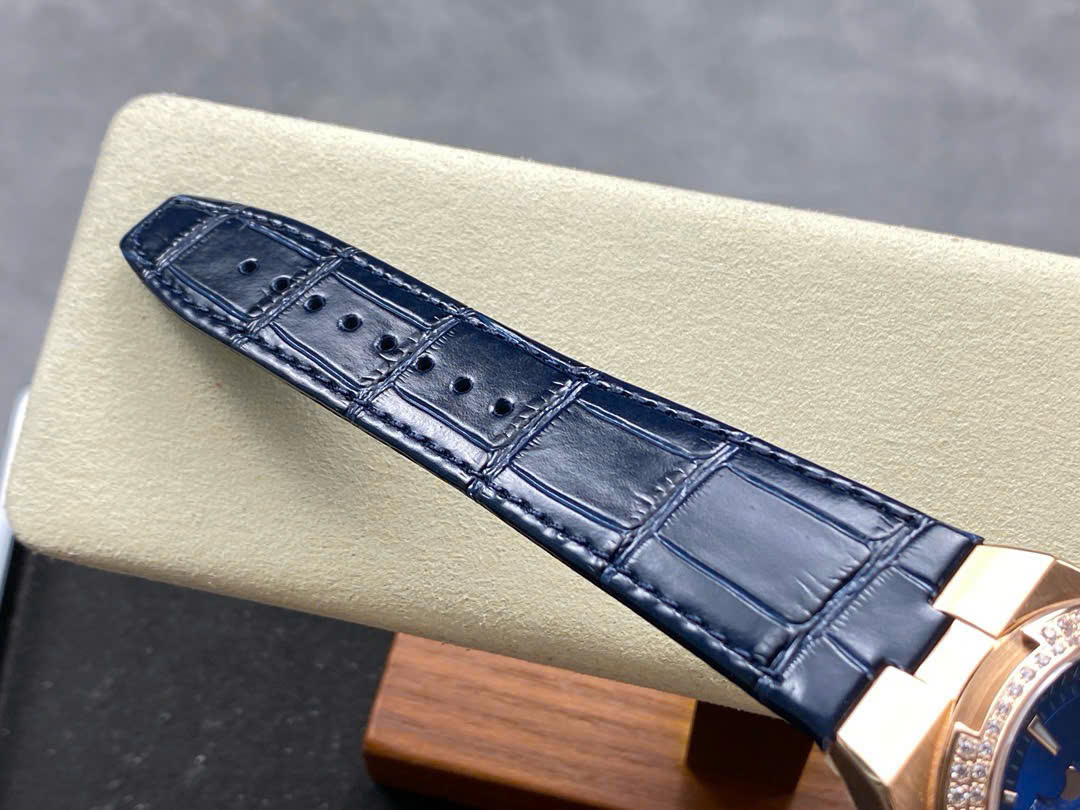 Đồng Hồ Vacheron Constantin Overseas 4500V Màu Xanh Dương Đính Đá 41mm (5) Đồng Hồ Vacheron Constantin Overseas 4500V Màu Xanh Dương Đính Đá 41mm (9)