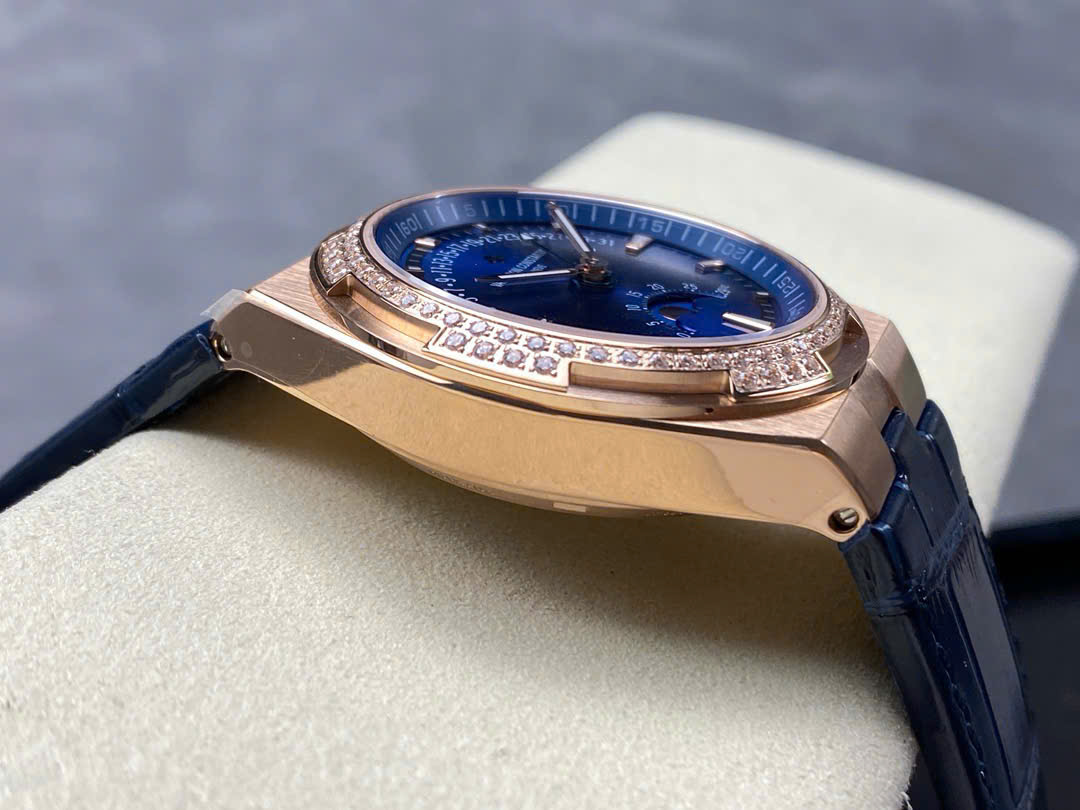 Đồng Hồ Vacheron Constantin Overseas 4500V Màu Xanh Dương Đính Đá 41mm (8) Đồng Hồ Vacheron Constantin Overseas 4500V Màu Xanh Dương Đính Đá 41mm (9)