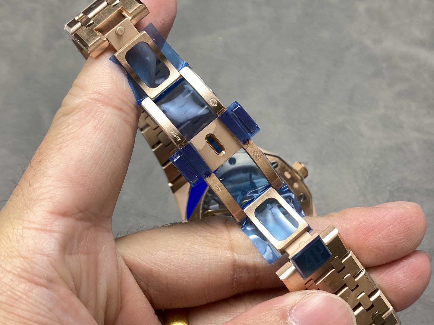 Đồng Hồ Audemars Piguet Royal Oak 15510OR Mặt Xanh Dương Nhà Máy APS 41mm (1) Đồng Hồ Audemars Piguet Royal Oak 15510OR Mặt Xanh Dương Nhà Máy APS 41mm (1)