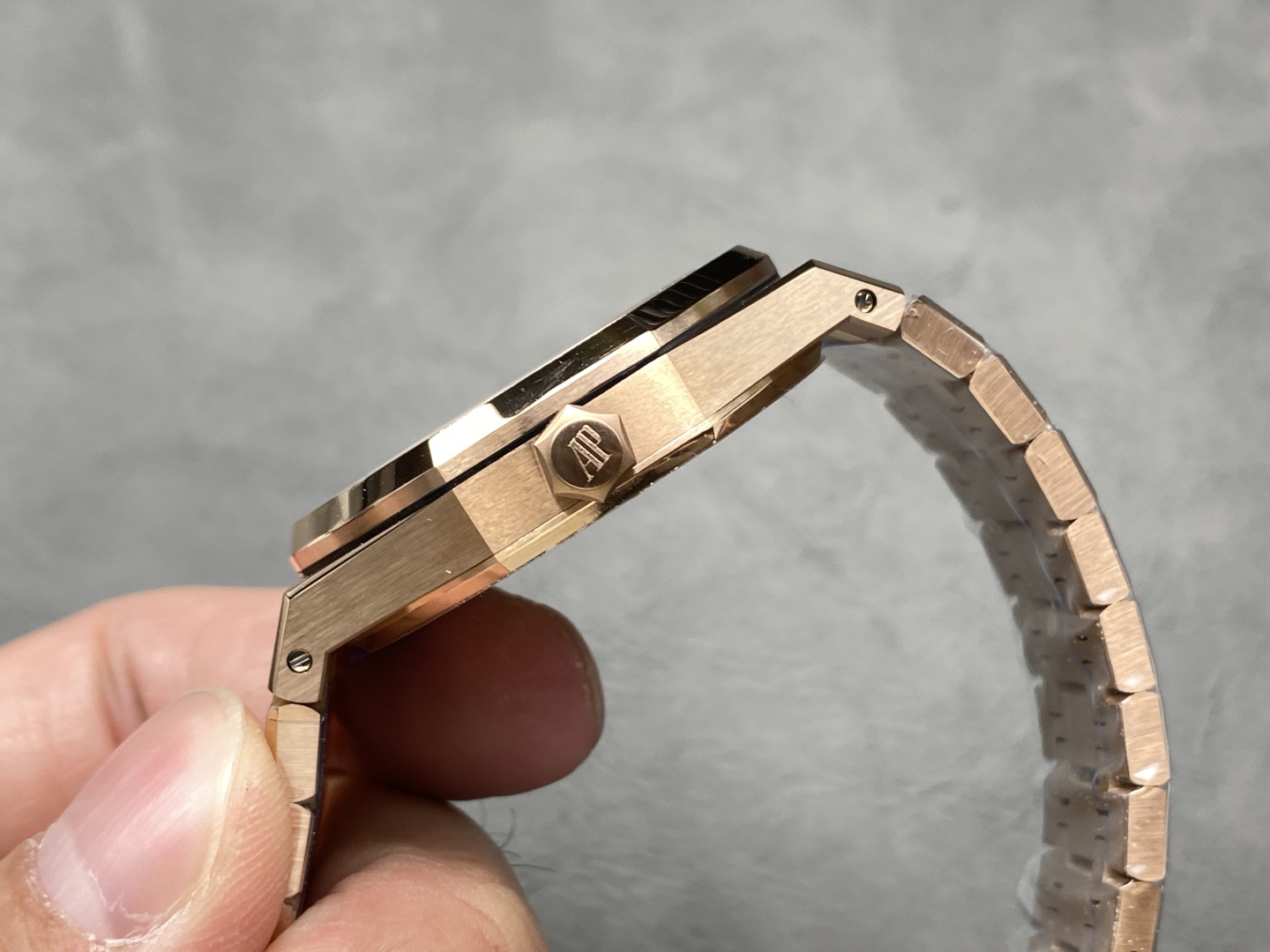 Đồng Hồ Audemars Piguet Royal Oak 15510OR Mặt Xanh Dương Nhà Máy APS 41mm (4) Đồng Hồ Audemars Piguet Royal Oak 15510OR Mặt Xanh Dương Nhà Máy APS 41mm (1)