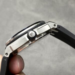 Đồng Hồ Audemars Piguet Royal Oak 15710ST Màu Đen Chế Tác 41mm (9)