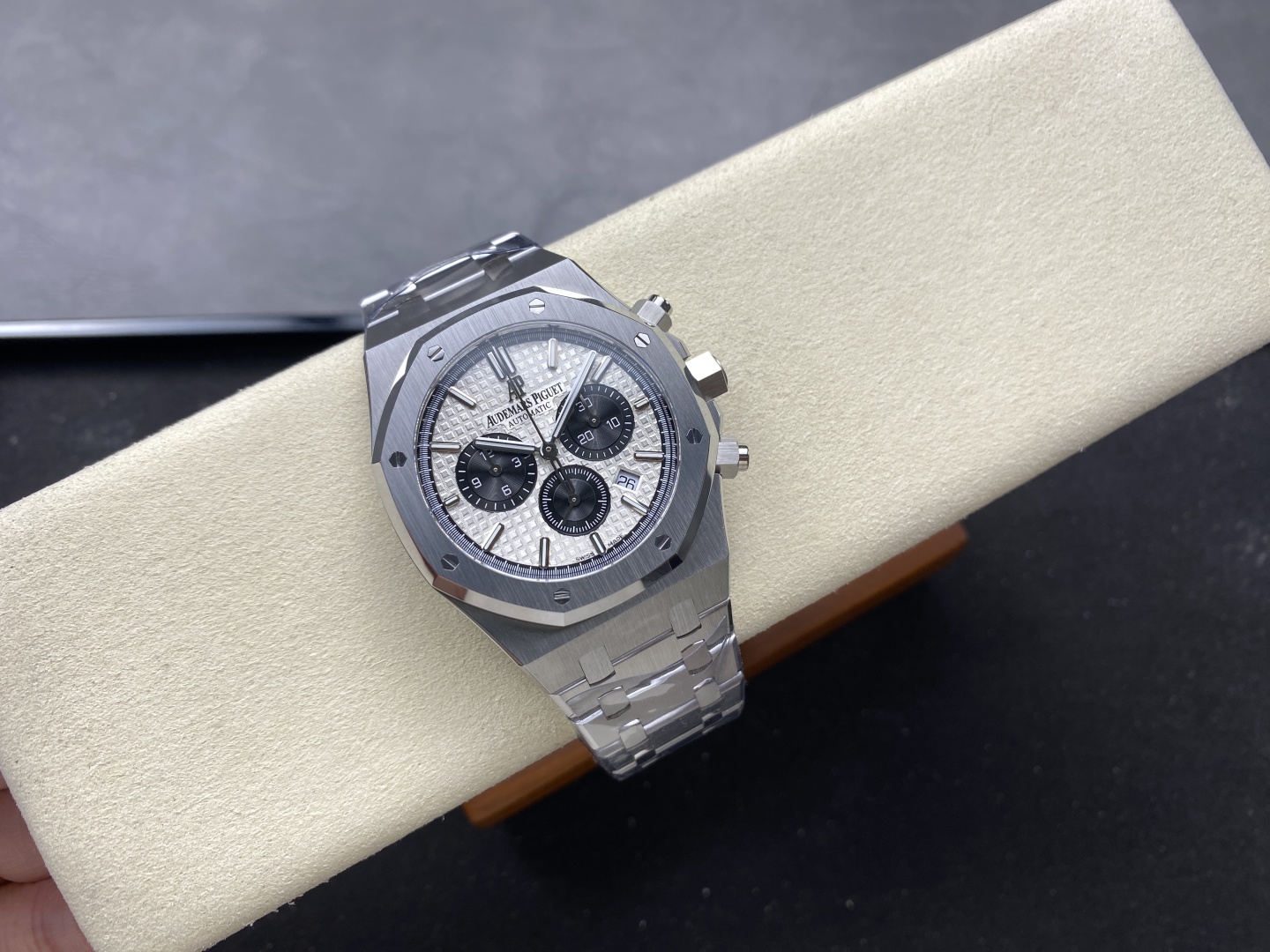 Đồng Hồ Audemars Piguet Royal Oak 226331ST Chế Tác Xưởng APW+ New 2025 41mm (6) Đồng Hồ Audemars Piguet Royal Oak 226331ST Chế Tác Xưởng APW+ New 2025 41mm (3)