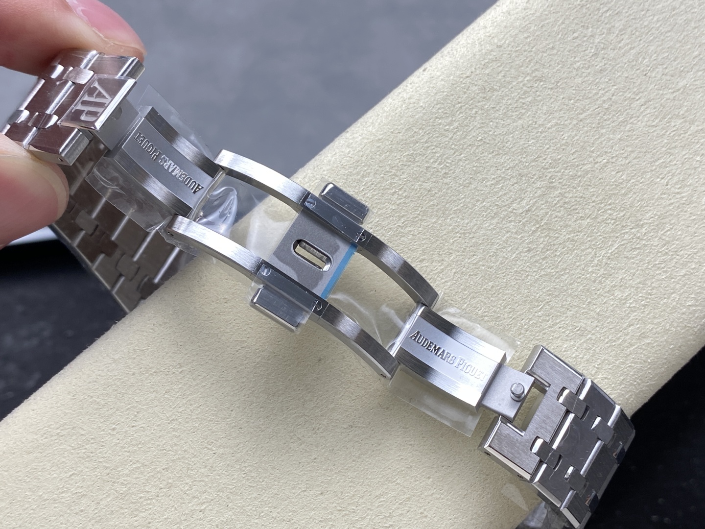 Đồng Hồ Audemars Piguet Royal Oak 26240ST Mặt Xanh Lá Cây Nhà Máy APS 41mm (1) Đồng Hồ Audemars Piguet Royal Oak 26240ST Mặt Xanh Lá Cây Nhà Máy APS 41mm (1)