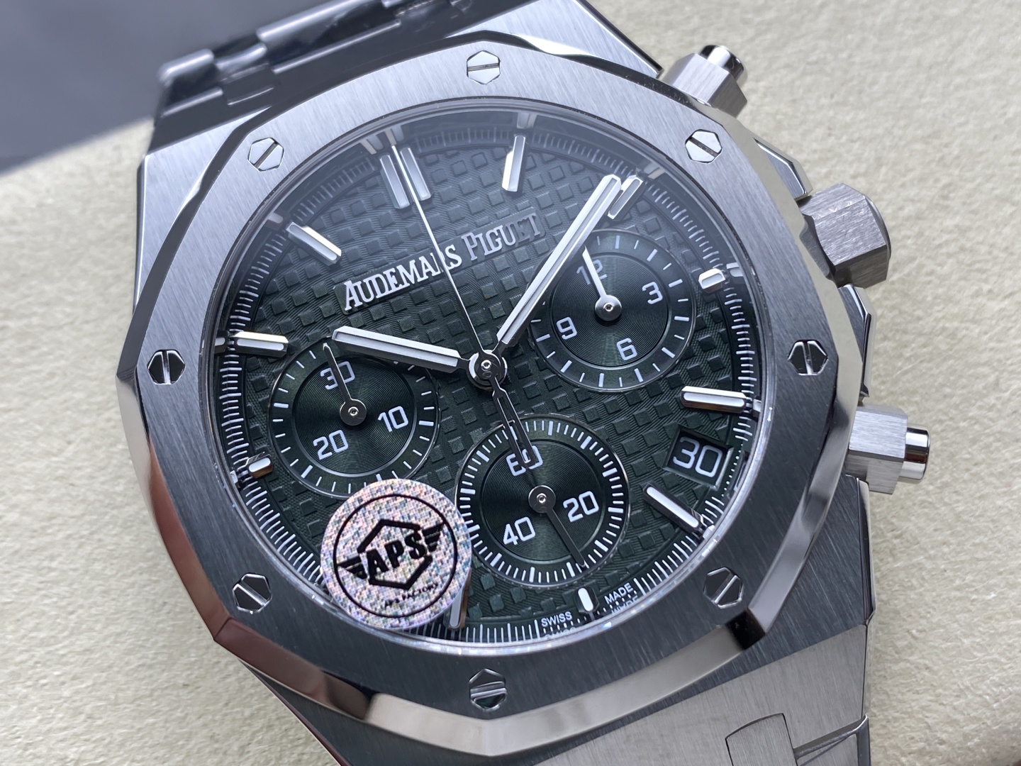 Đồng Hồ Audemars Piguet Royal Oak 26240ST Mặt Xanh Lá Cây Nhà Máy APS 41mm (8) Đồng Hồ Audemars Piguet Royal Oak 26240ST Mặt Xanh Lá Cây Nhà Máy APS 41mm (1)