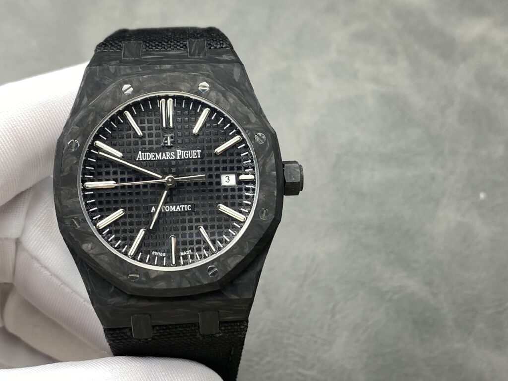Đồng Hồ Audemars Piguet Royal Oak Chế Tác Carbon Siêu Nhẹ Màu Đen 41mm (9)