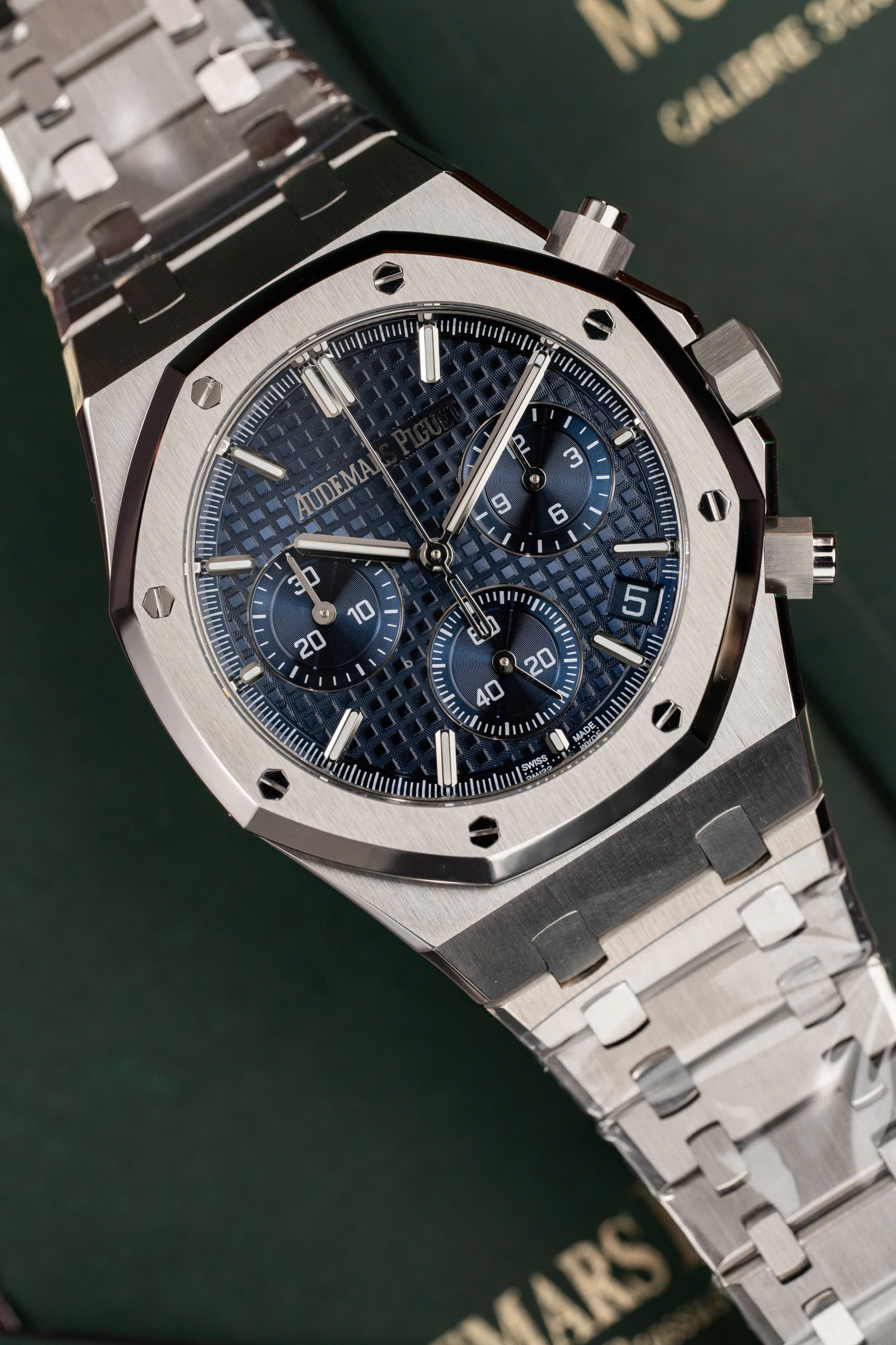 Đồng Hồ Audemars Piguet Royal Oak Chronograph 26240ST Mặt Xanh Rep 11 41mm (2) Đồng Hồ Audemars Piguet Royal Oak Chronograph 26240ST Mặt Xanh Rep 11 41mm (2)