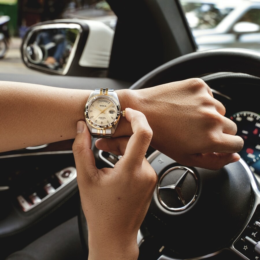 Which Wrist Should Men Wear a Watch On Left or Right (4)