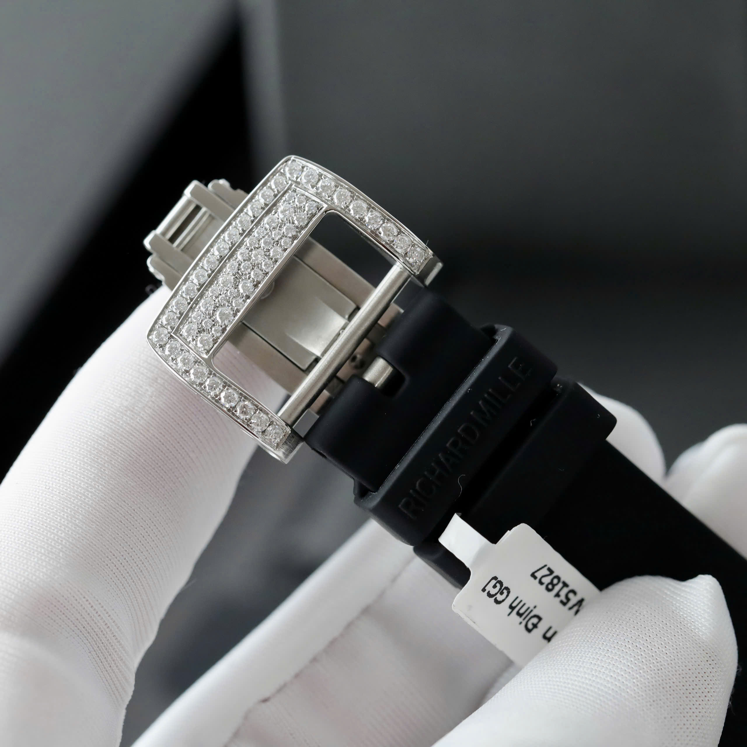 Đồng Hồ Richard Mille Nữ Đính Kim Cương Nhân Tạo Moissanite Chế Tác 36mm (11) Đồng Hồ Richard Mille Nữ Đính Kim Cương Nhân Tạo Moissanite Chế Tác 36mm (8)