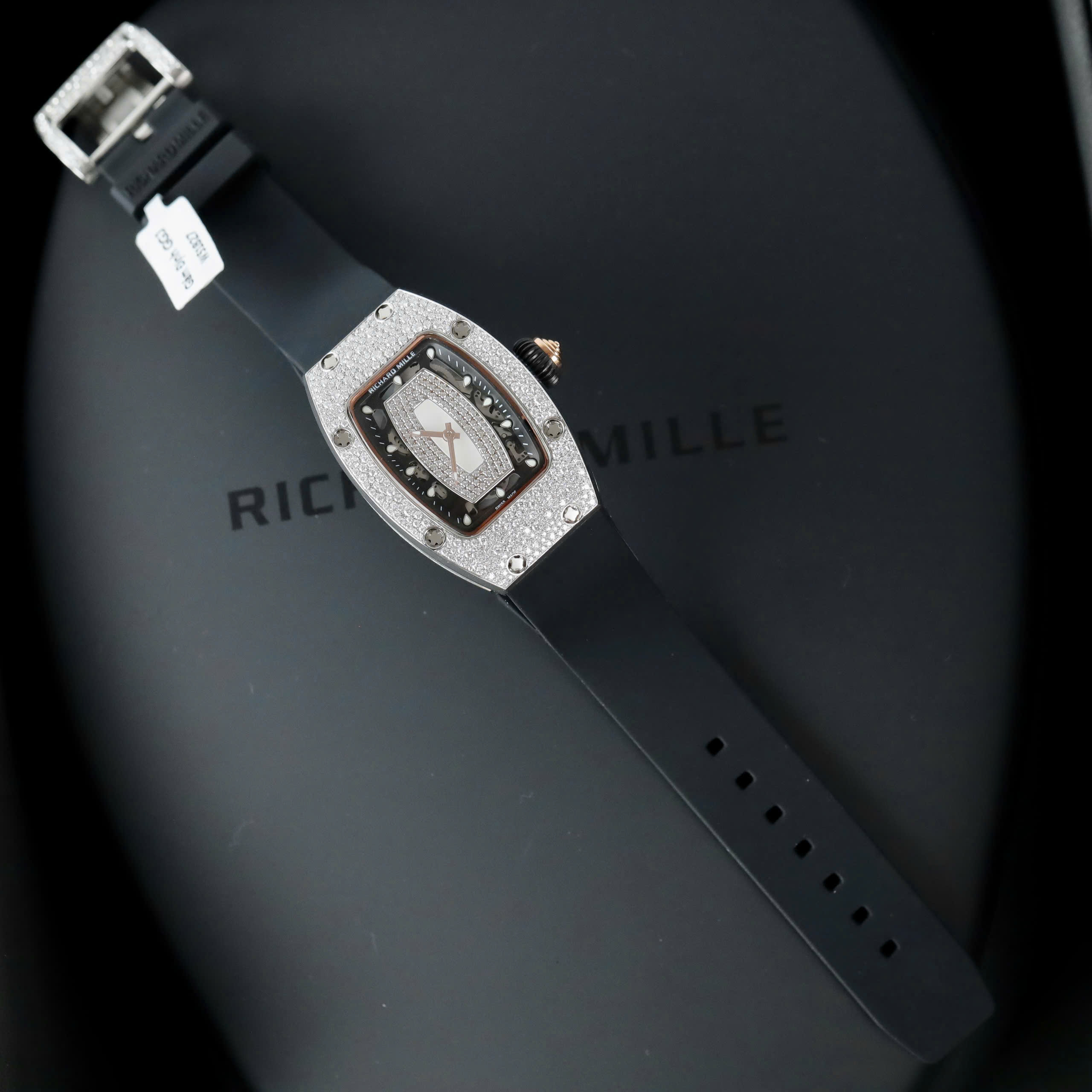 Đồng Hồ Richard Mille Nữ Đính Kim Cương Nhân Tạo Moissanite Chế Tác 36mm (2) Đồng Hồ Richard Mille Nữ Đính Kim Cương Nhân Tạo Moissanite Chế Tác 36mm (8)