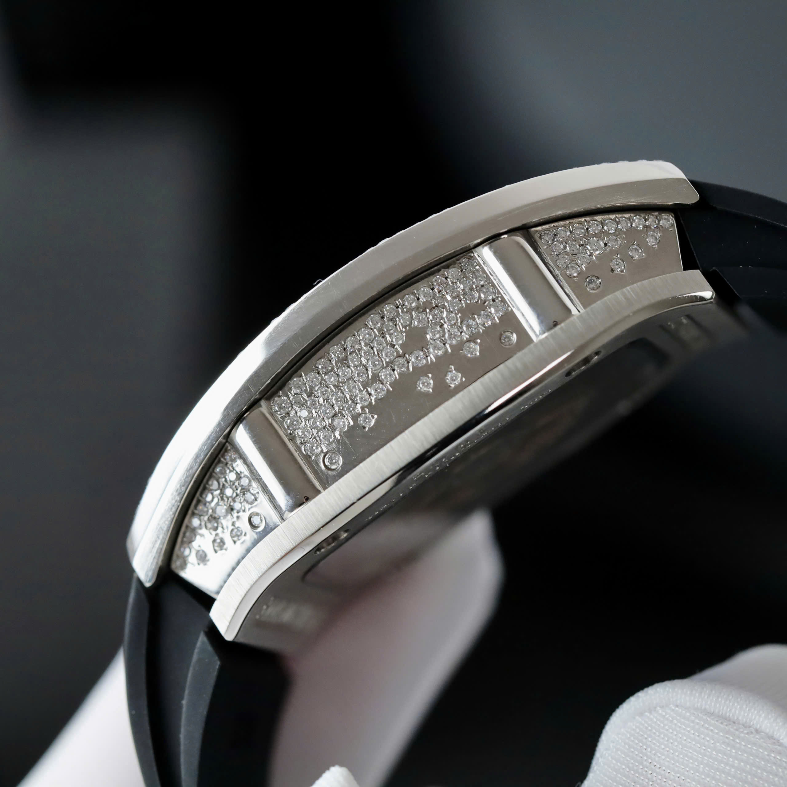 Đồng Hồ Richard Mille Nữ Đính Kim Cương Nhân Tạo Moissanite Chế Tác 36mm (9) Đồng Hồ Richard Mille Nữ Đính Kim Cương Nhân Tạo Moissanite Chế Tác 36mm (8)