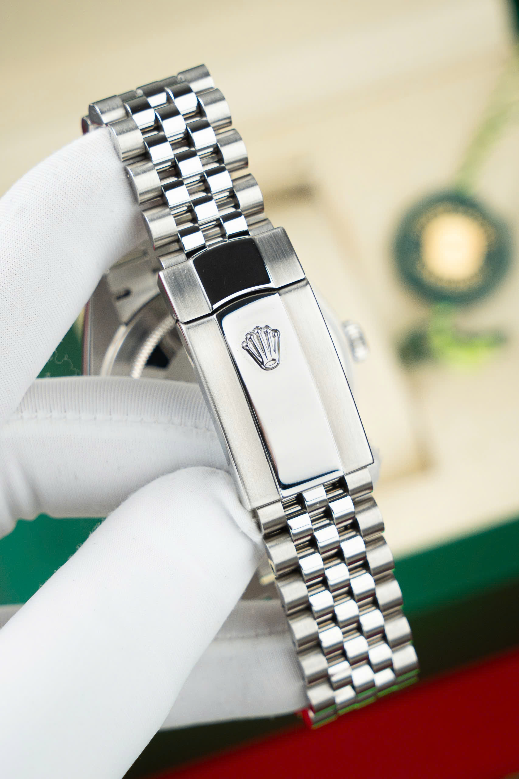 Đồng Hồ Rolex DateJust 126300 Rep 1 1 Mặt Xanh Niềng Trơn Xưởng VS 41mm (8) Đồng Hồ Rolex DateJust 126300 Rep 1 1 Mặt Xanh Niềng Trơn Xưởng VS 41mm (3)