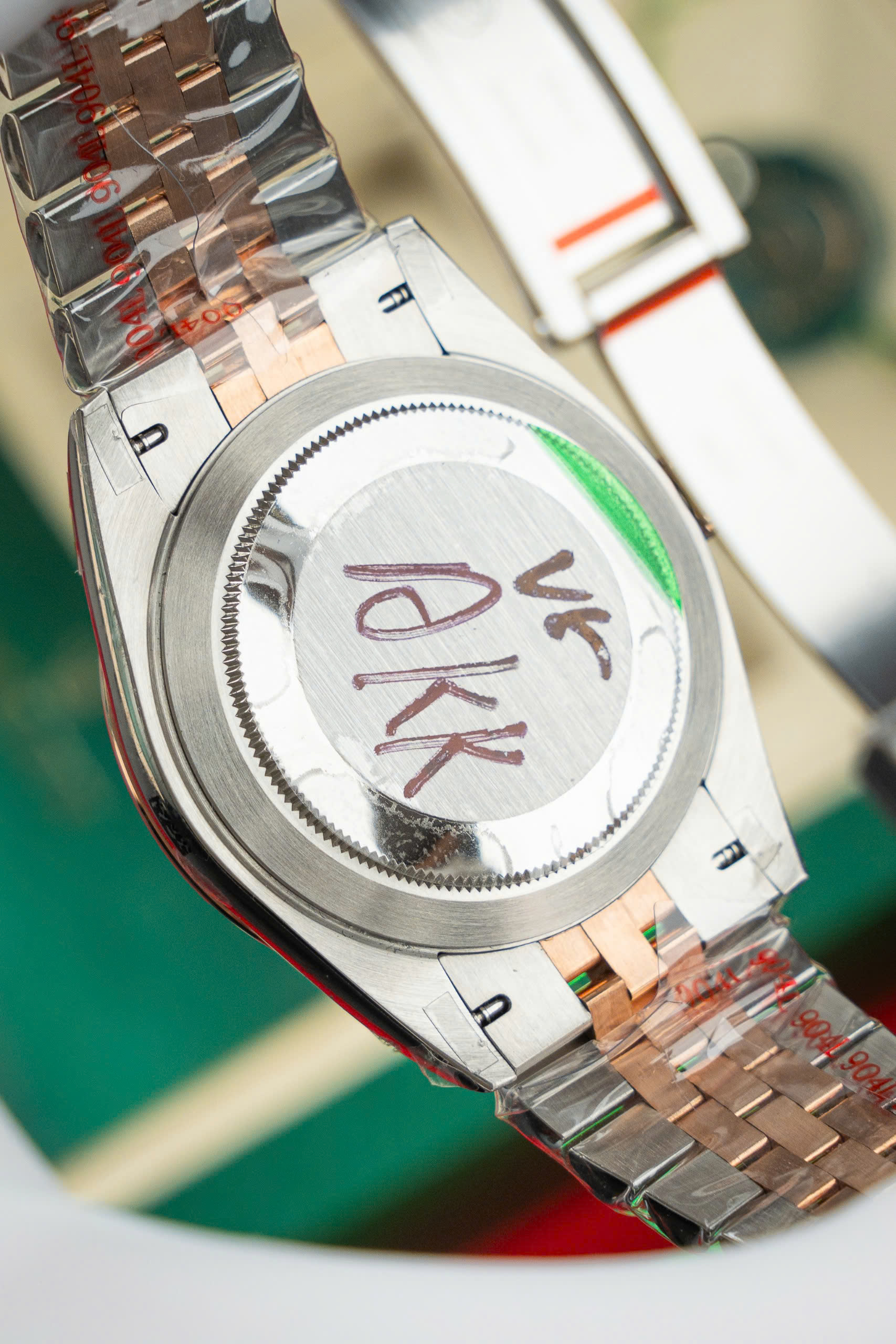 Đồng Hồ Rolex DateJust 126331 Bọc Vàng Thật Mặt Số Xám Xưởng GM V5 41mm (10) Đồng Hồ Rolex DateJust 126331 Bọc Vàng Thật Mặt Số Xám Xưởng GM V5 41mm (13)