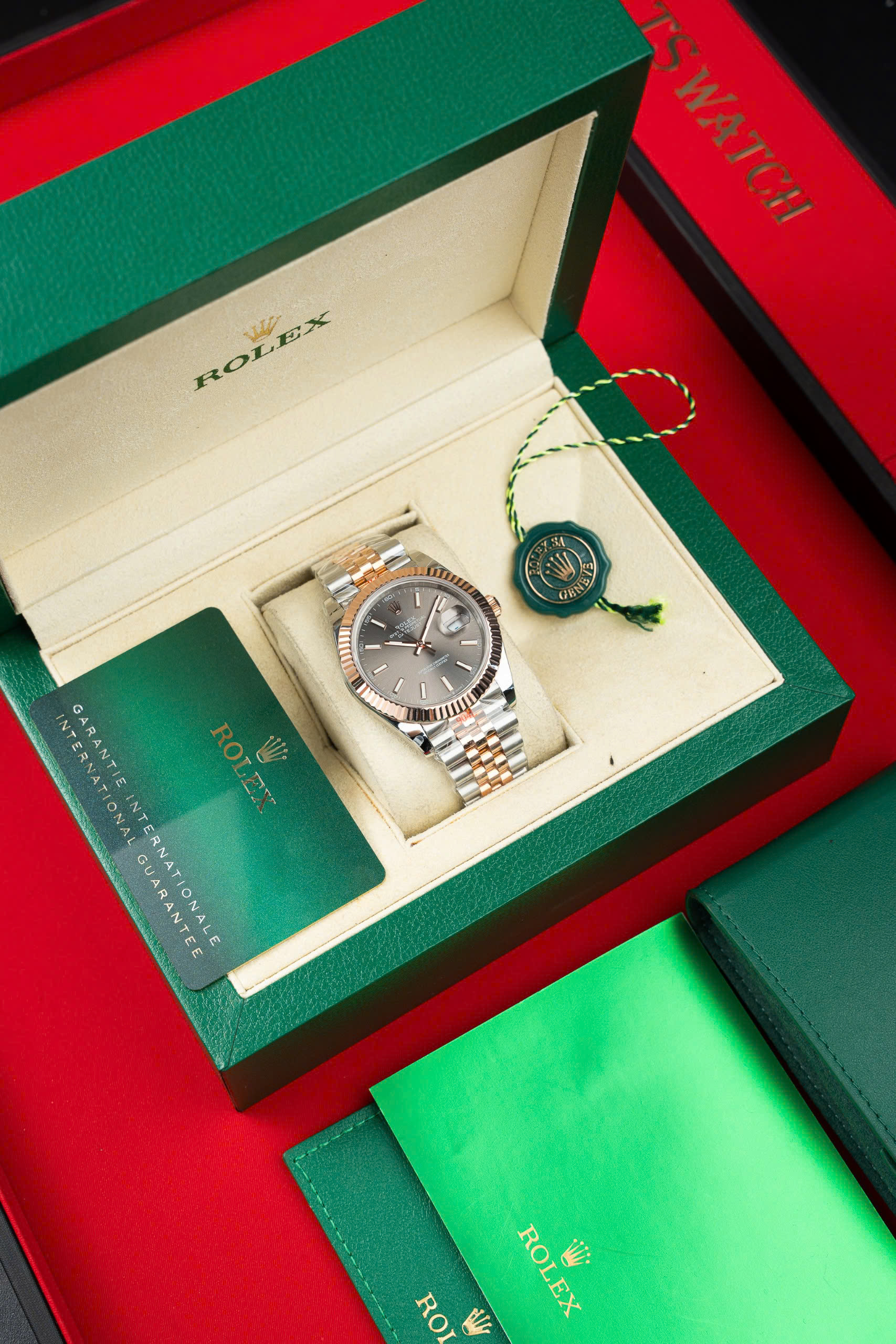 Đồng Hồ Rolex DateJust 126331 Bọc Vàng Thật Mặt Số Xám Xưởng GM V5 41mm (6) Đồng Hồ Rolex DateJust 126331 Bọc Vàng Thật Mặt Số Xám Xưởng GM V5 41mm (13)