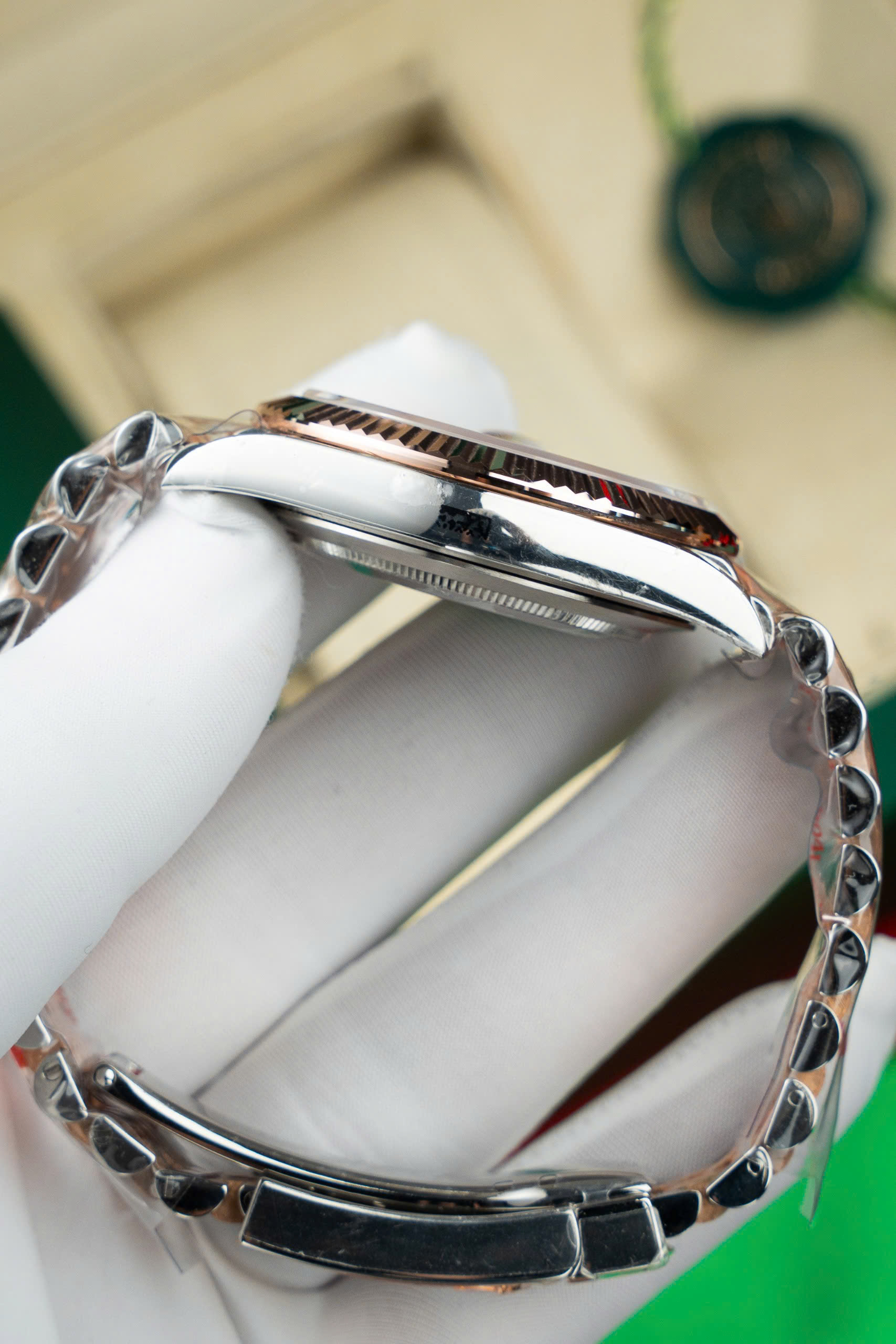 Đồng Hồ Rolex DateJust 126331 Bọc Vàng Thật Mặt Số Xám Xưởng GM V5 41mm (9) Đồng Hồ Rolex DateJust 126331 Bọc Vàng Thật Mặt Số Xám Xưởng GM V5 41mm (13)