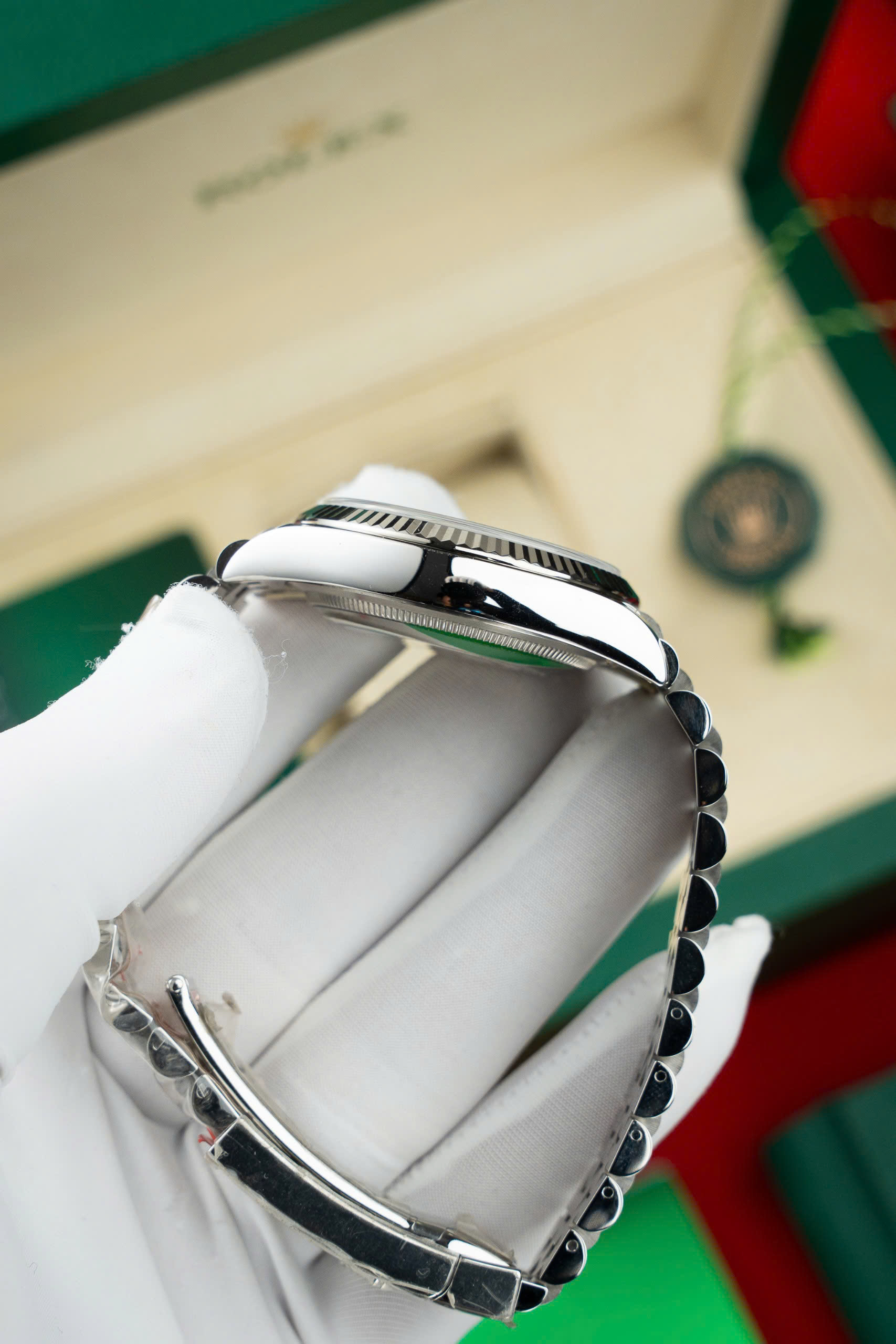 Đồng Hồ Rolex DateJust 126334 Mặt Xanh Dạ Quang Nhà Máy Clean Rep 1 1 41mm (6) Đồng Hồ Rolex DateJust 126334 Mặt Xanh Dạ Quang Nhà Máy Clean Rep 1 1 41mm (1)