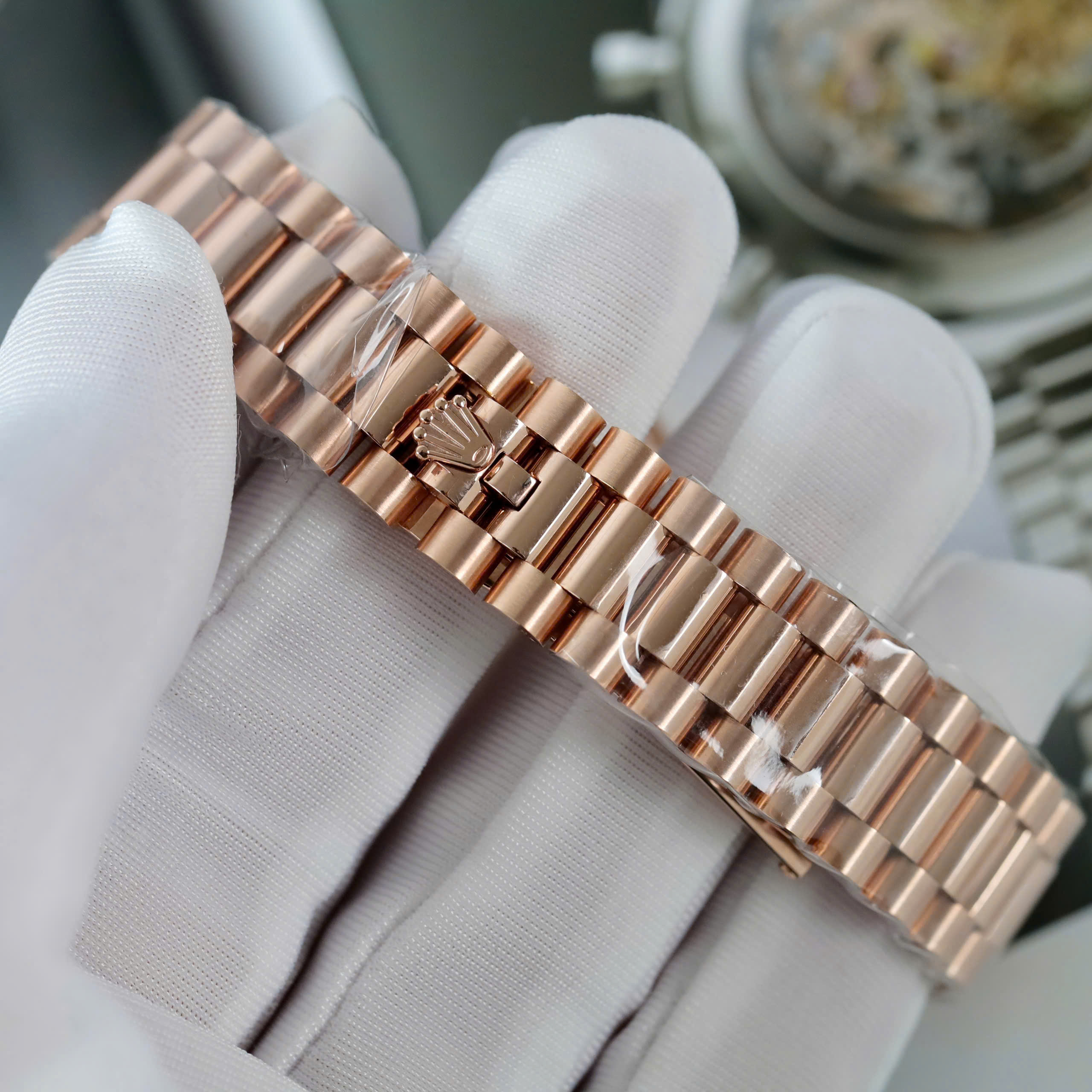 Đồng Hồ Rolex DateJust 278285RBR Bọc Vàng Đính Kim Cương Moissanite 31mm (10) Đồng Hồ Rolex DateJust 278285RBR Bọc Vàng Đính Kim Cương Moissanite 31mm (2)