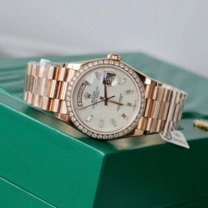 Đồng Hồ Rolex Day-Date 128345RBR Chế Tác Bọc Vàng 18K Mặt Khảm Trai Đính Moissanite 36mm (5)