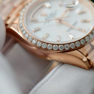 Đồng Hồ Rolex Day-Date 128345RBR Chế Tác Bọc Vàng 18K Mặt Khảm Trai Đính Moissanite 36mm (5)