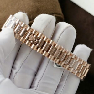 Đồng Hồ Rolex Day-Date Nữ Bọc Vàng Đính Đá Ruby Đỏ & Moissanite Chế Tác 31mm (10)