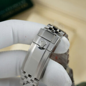 Đồng Hồ Rolex GMT-Master II Batgirl 126710BLNR Chế Tác Nhà Máy Clean 40mm (5)