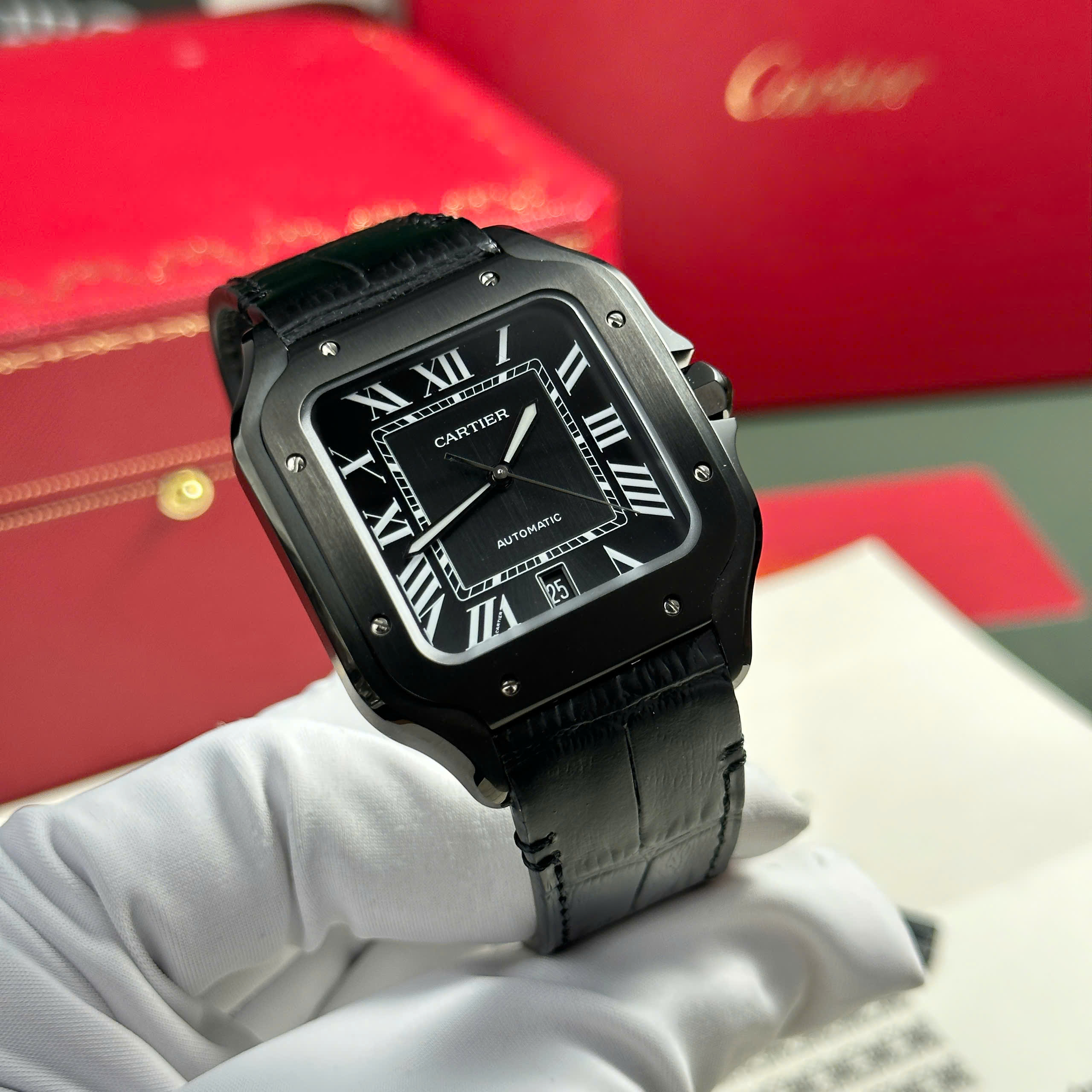 Đồng Hồ Cartier Black ADLC Replica Cao Cấp Dây Da Màu Đen Nhà Máy BV (11) Đồng Hồ Cartier Black ADLC Replica Cao Cấp Dây Da Màu Đen Nhà Máy BV (11)