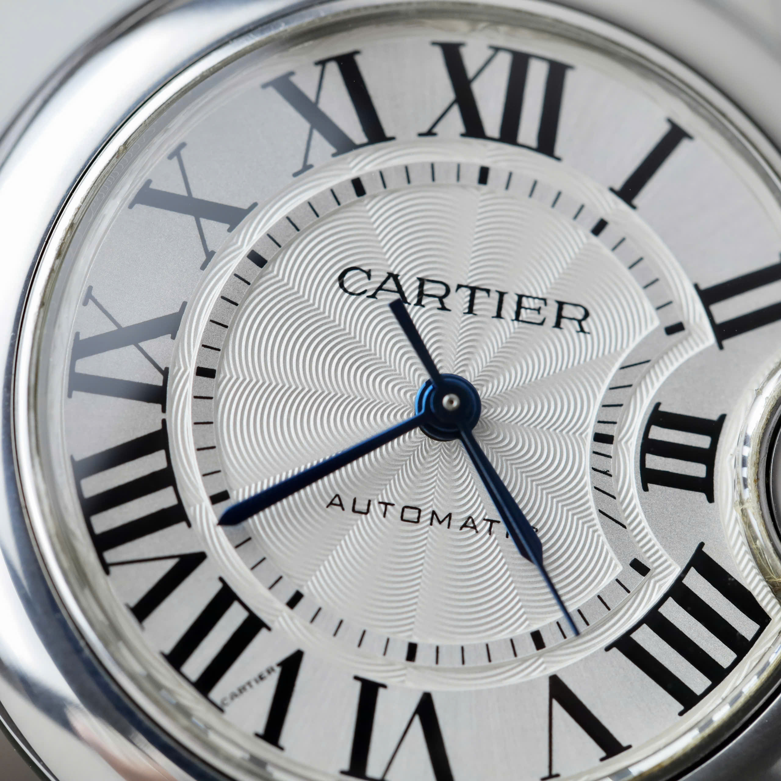 Đồng Hồ Chế Tác Cartier Ballon Bleu Automatic Nữ Mặt Trắng Dây ThépXưởng AF 33mm (4) Đồng Hồ Chế Tác Cartier Ballon Bleu Automatic Nữ Mặt Trắng Dây ThépXưởng AF 33mm (2)