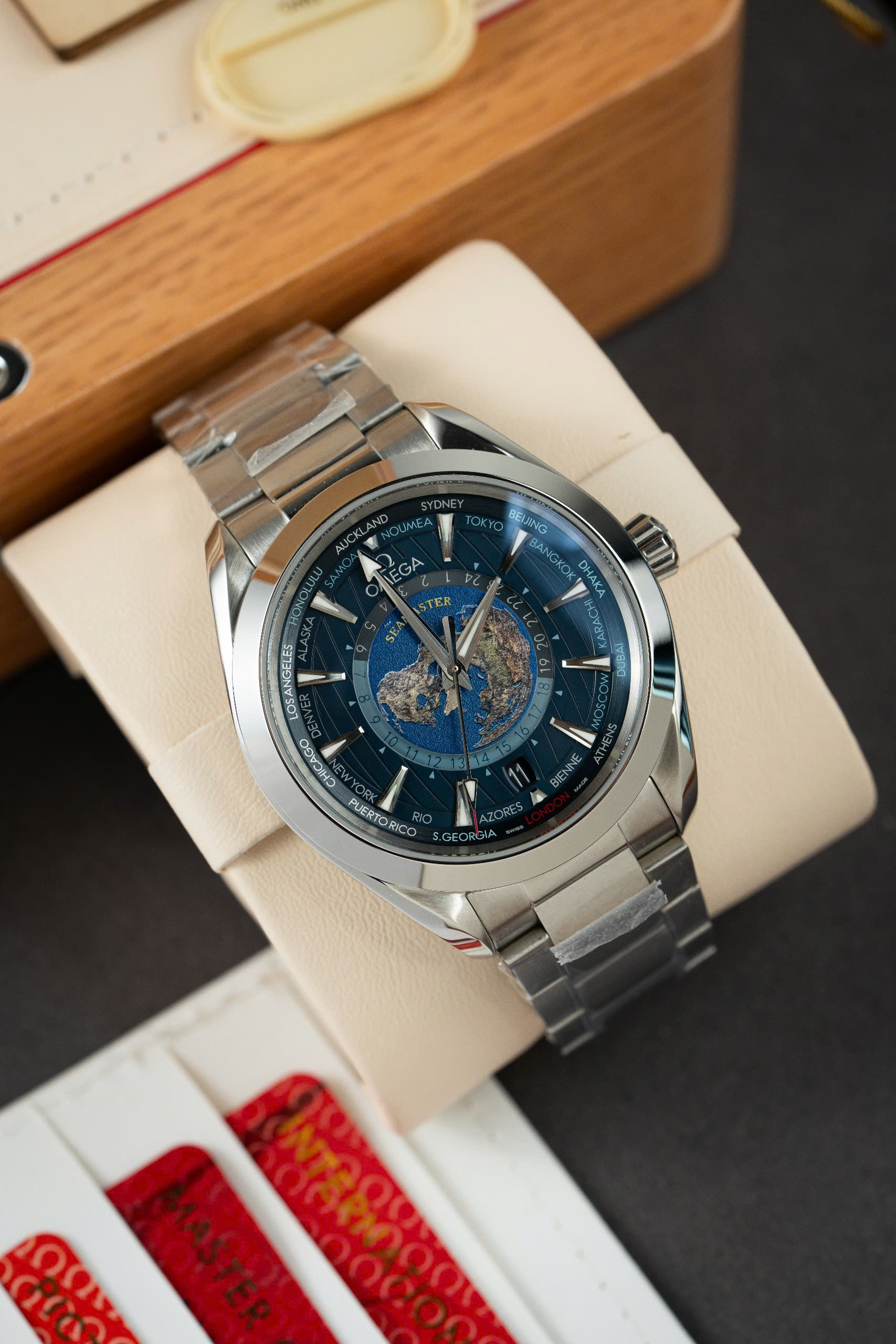 Đồng Hồ Chế Tác Omega Aqua Terra Worldtimer Mặt Xanh Nhà Máy N1 43mm (2) Đồng Hồ Chế Tác Omega Aqua Terra Worldtimer Mặt Xanh Nhà Máy N1 43mm (2)