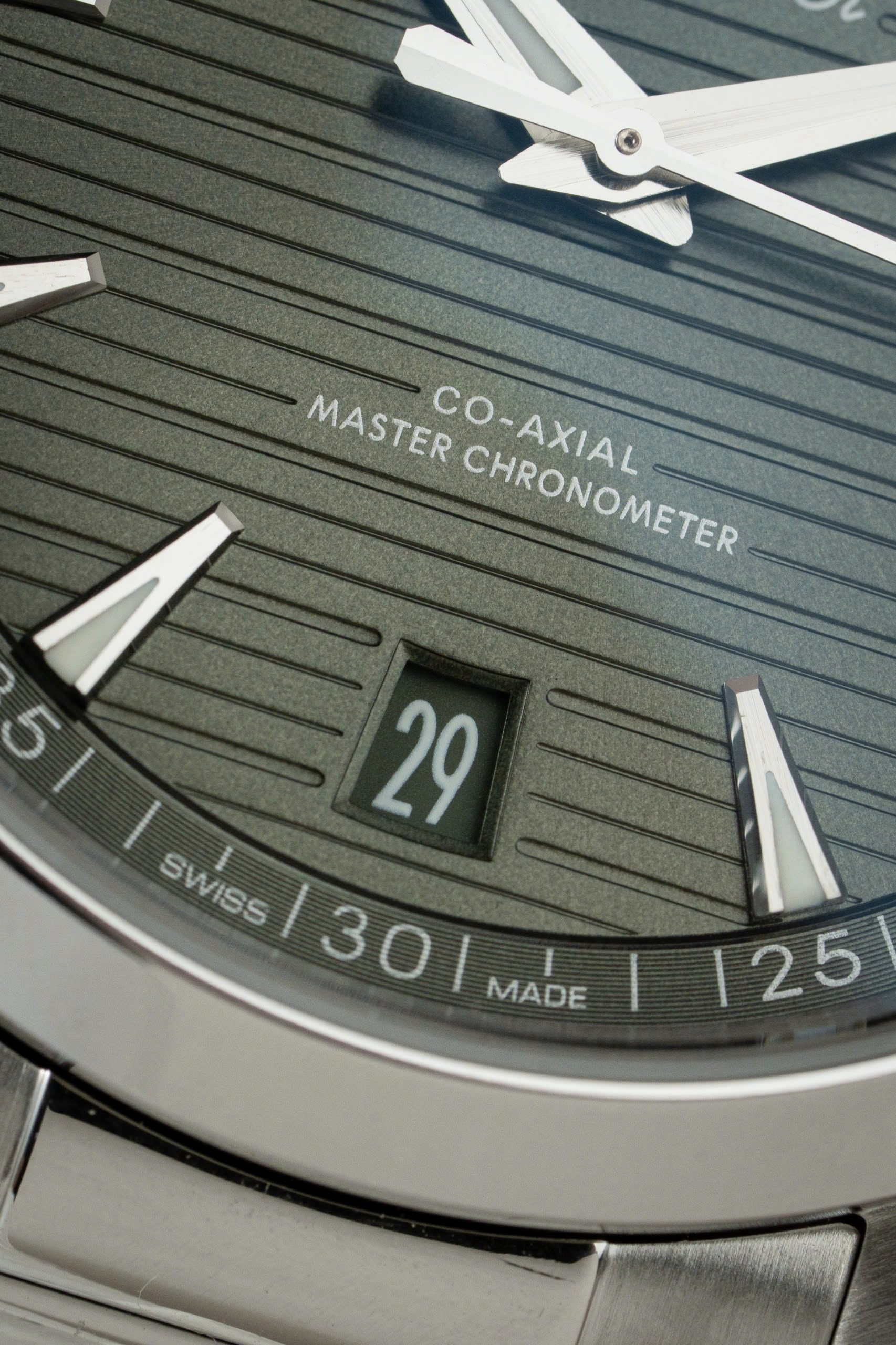 Đồng Hồ Chế Tác Omega Seamaster Aqua Terra 150M Mặt Xanh Lá Xưởng VS 41mm (10) Đồng Hồ Chế Tác Omega Seamaster Aqua Terra 150M Mặt Xanh Lá Xưởng VS 41mm (3)