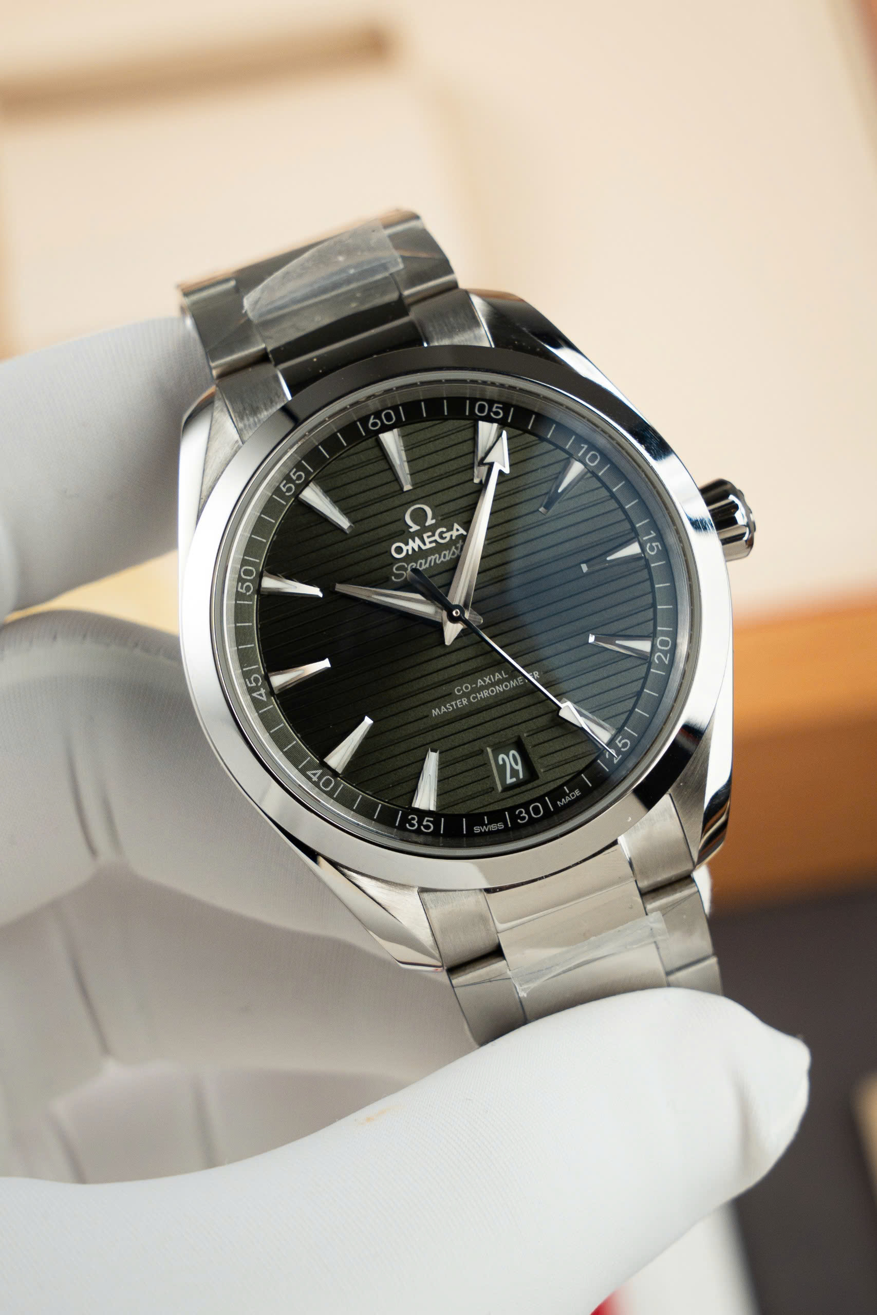 Đồng Hồ Chế Tác Omega Seamaster Aqua Terra 150M Mặt Xanh Lá Xưởng VS 41mm (9) Đồng Hồ Chế Tác Omega Seamaster Aqua Terra 150M Mặt Xanh Lá Xưởng VS 41mm (3)