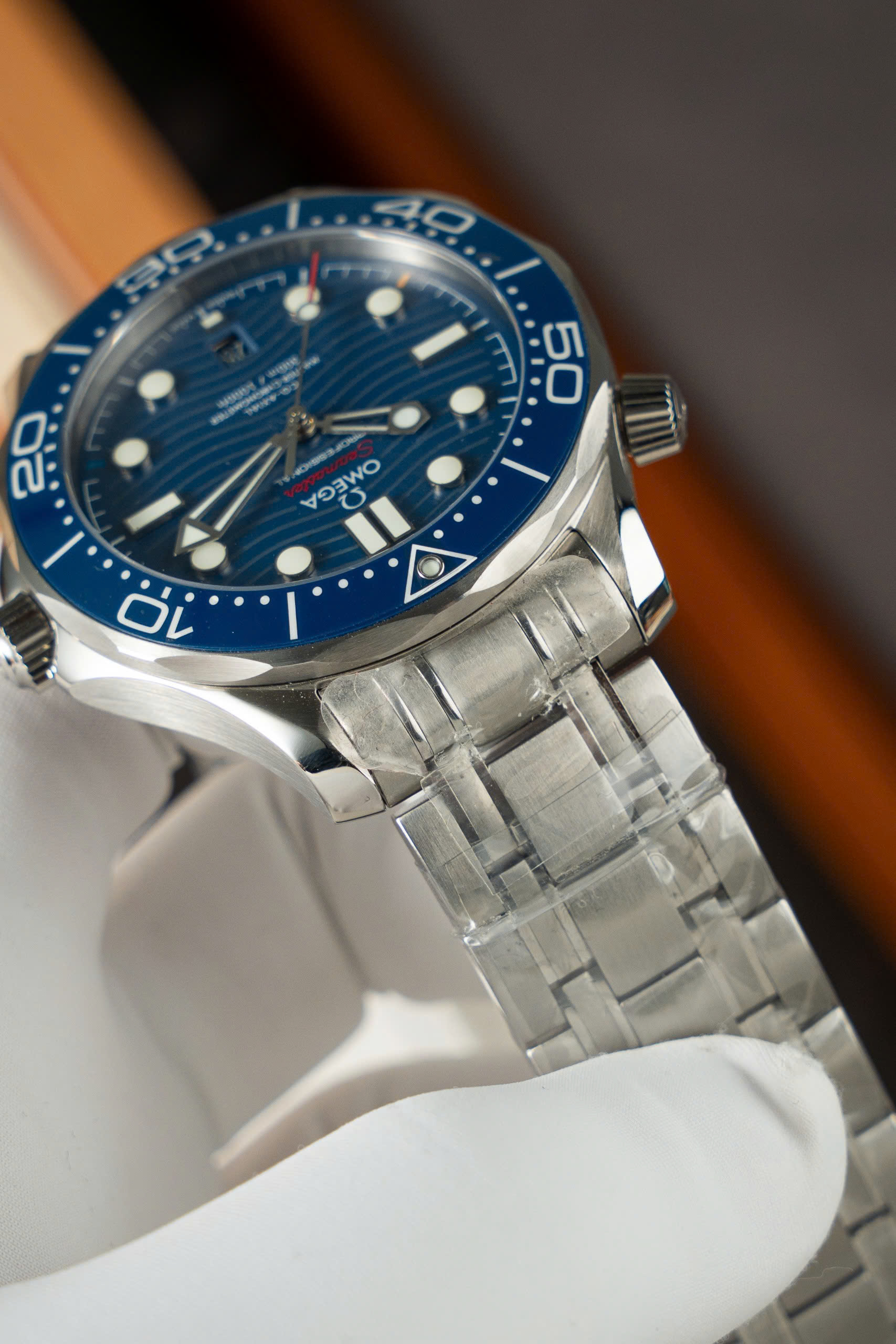 Đồng Hồ Chế Tác Omega Seamaster Diver 300M Mặt Số Xám Nhà Máy VS 42mm (12) Đồng Hồ Chế Tác Omega Seamaster Diver 300M Mặt Số Xám Nhà Máy VS 42mm (11)