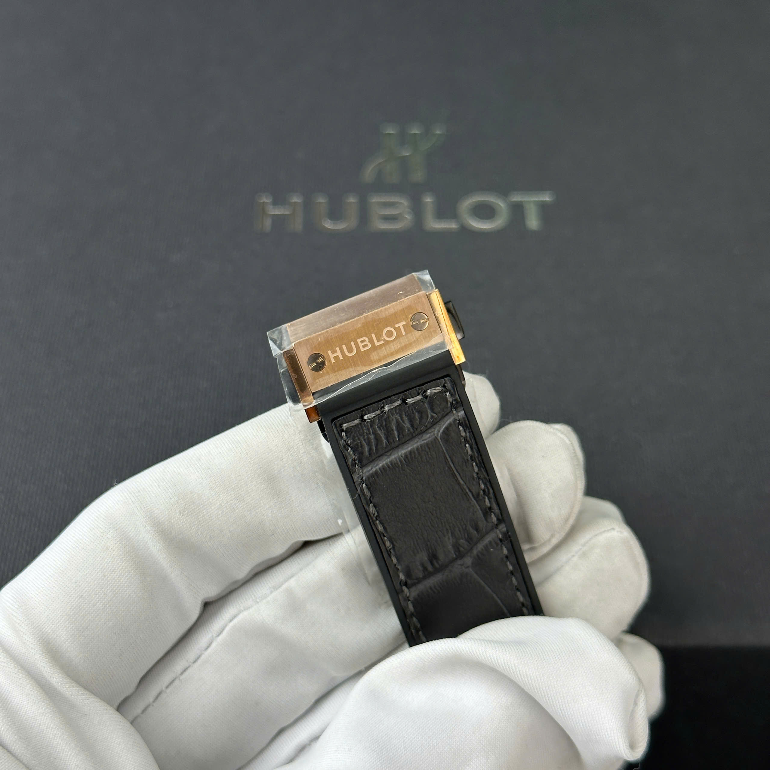 Đồng Hồ Hublot Classic Fusion King Gold Rep 11 Cao Cấp Mặt Số Xám Nhà Máy JJF 38mm (3) Đồng Hồ Hublot Classic Fusion King Gold Rep 11 Cao Cấp Mặt Số Xám Nhà Máy JJF 38mm (9)