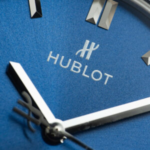 Đồng Hồ Hublot Classic Fusion Titanium Rainbow Chế Tác Viền Đá Quý Nhân Tạo 42mm (11)