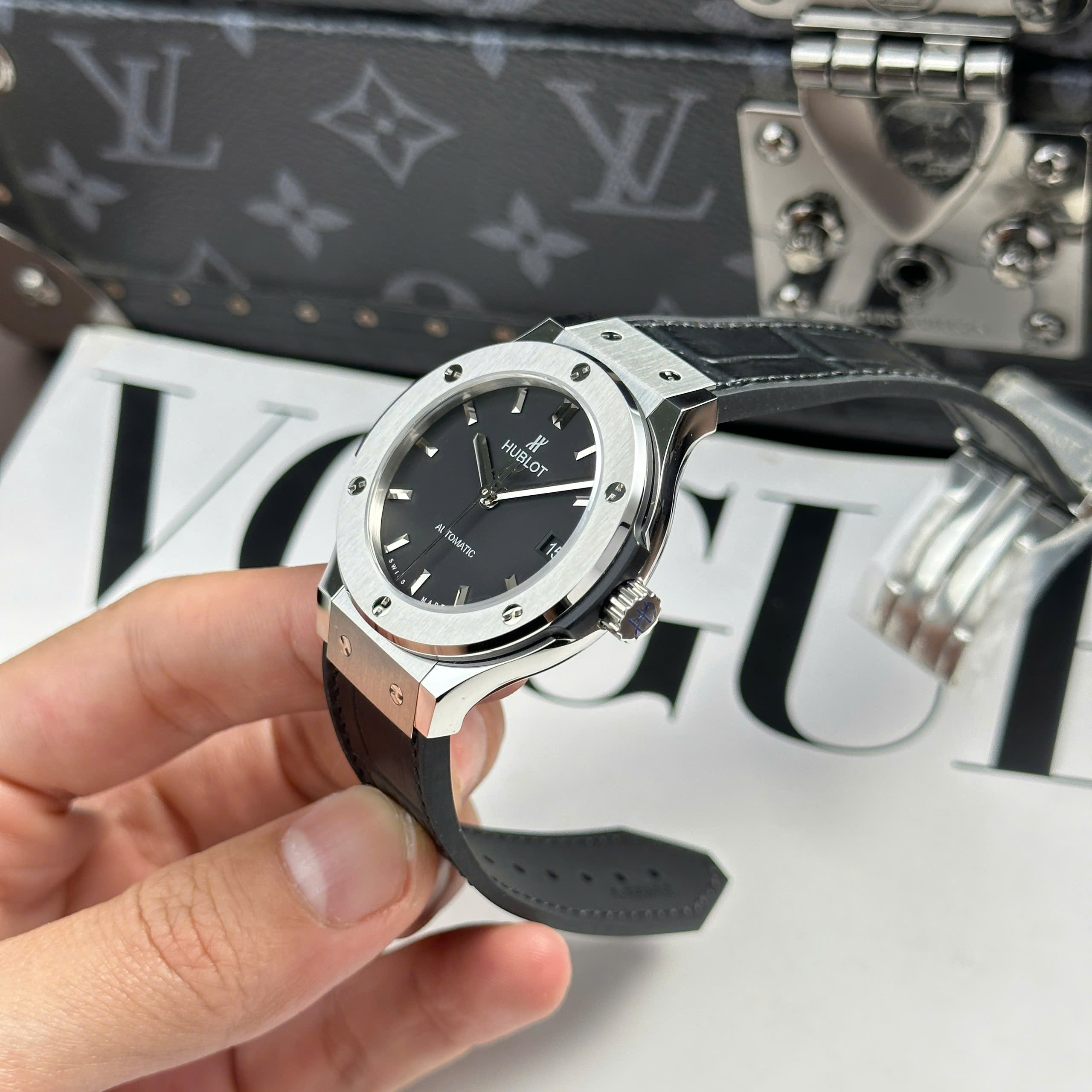 Đồng Hồ Hublot Classic Fusion Titanium Rep 1 1 Cao Cấp Mặt Số Đen Nhà Máy JJF 38mm (2) Đồng Hồ Hublot Classic Fusion Titanium Rep 1 1 Cao Cấp Mặt Số Đen Nhà Máy JJF 38mm (1)