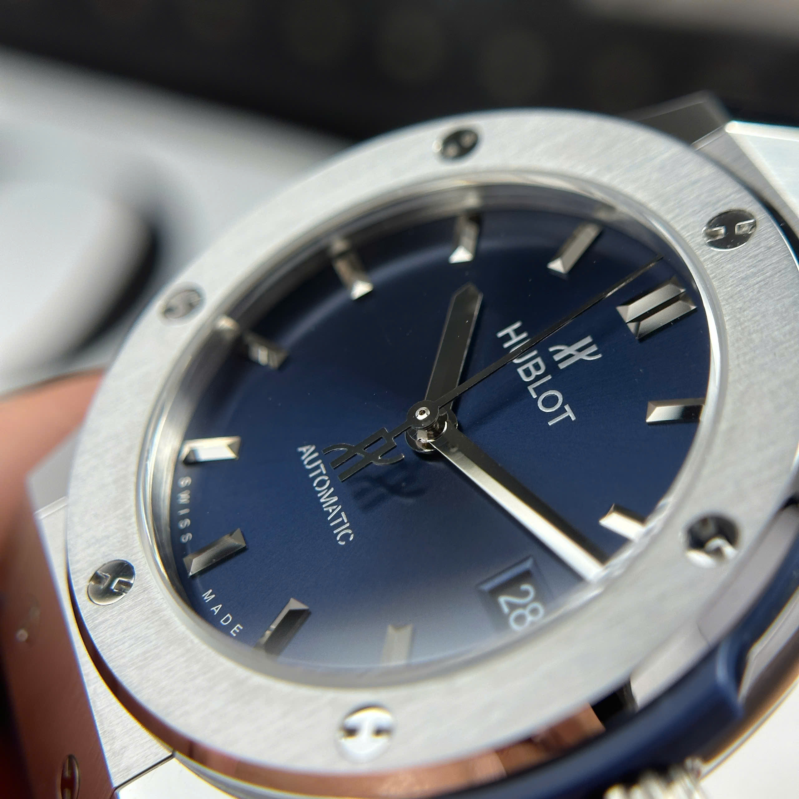 Đồng Hồ Hublot Classic Fusion Titanium Rep 1 1 Cao Cấp Mặt Số Xanh Nhà Máy JJF 38mm (12) Đồng Hồ Hublot Classic Fusion Titanium Rep 1 1 Cao Cấp Mặt Số Xanh Nhà Máy JJF 38mm (1)