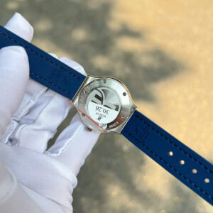 Đồng Hồ Nữ Hublot Chế Tác Đính Moissanite Classic Fusion Titanium Mặt Xanh Dương 33mm (1)