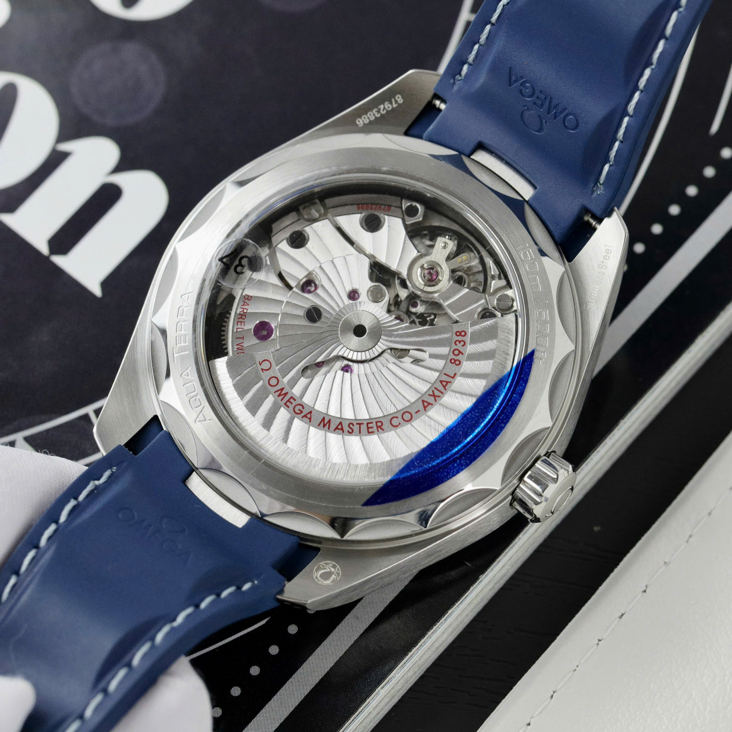 Đồng Hồ Omega Replica Aqua Terra World Timer Dây Cao Su Màu Xanh Nhà Máy VS 41mm (3) Đồng Hồ Omega Replica Aqua Terra World Timer Dây Cao Su Màu Xanh Nhà Máy VS 41mm (9)